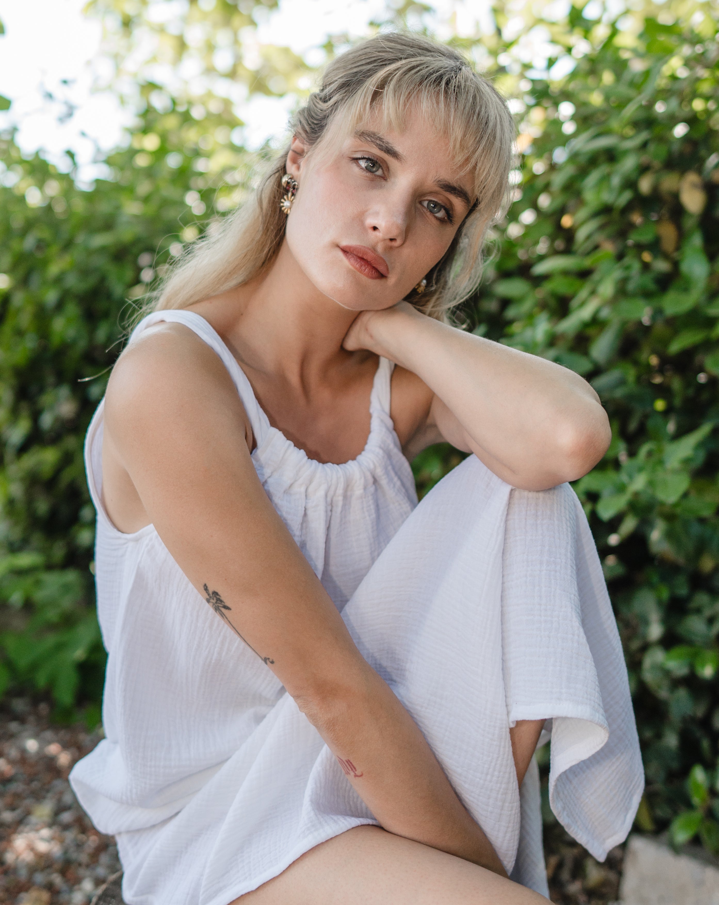 Beyaz Cassandra Pamuk Arka Yaka Fiyonk Detaylı Elbise