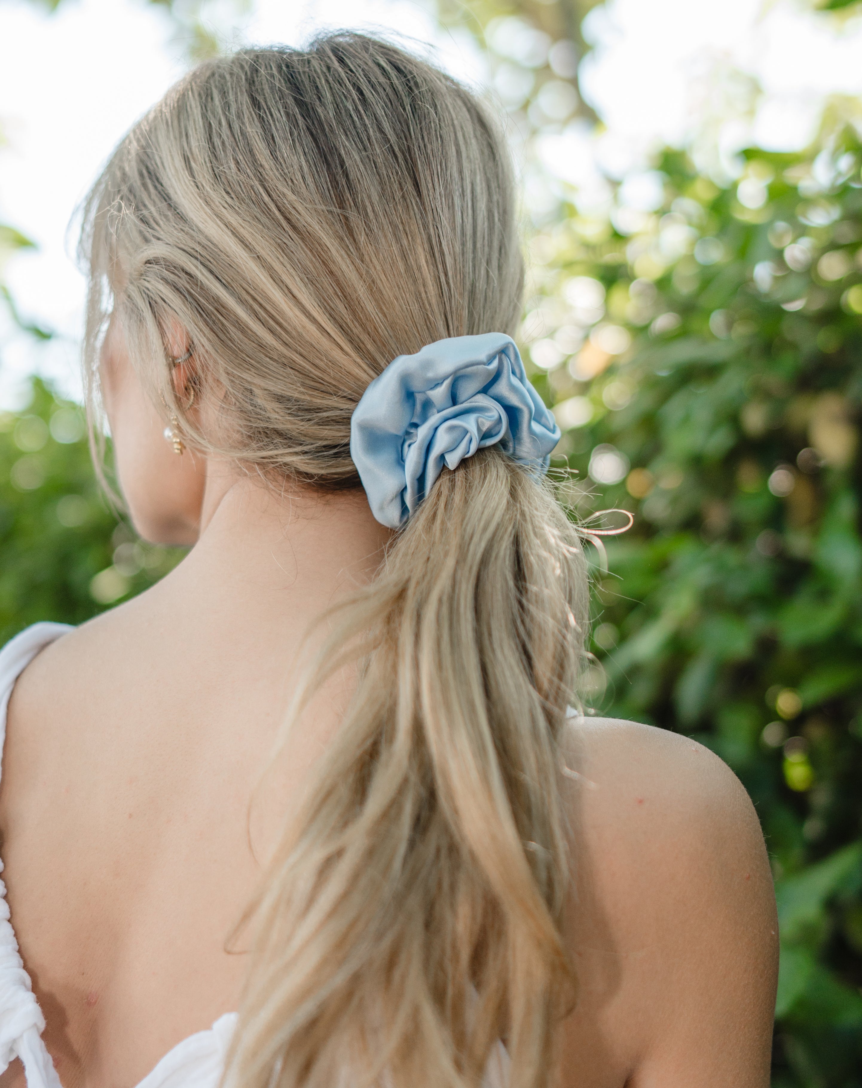 Açık Mavi Anabel Saf İpek Toka