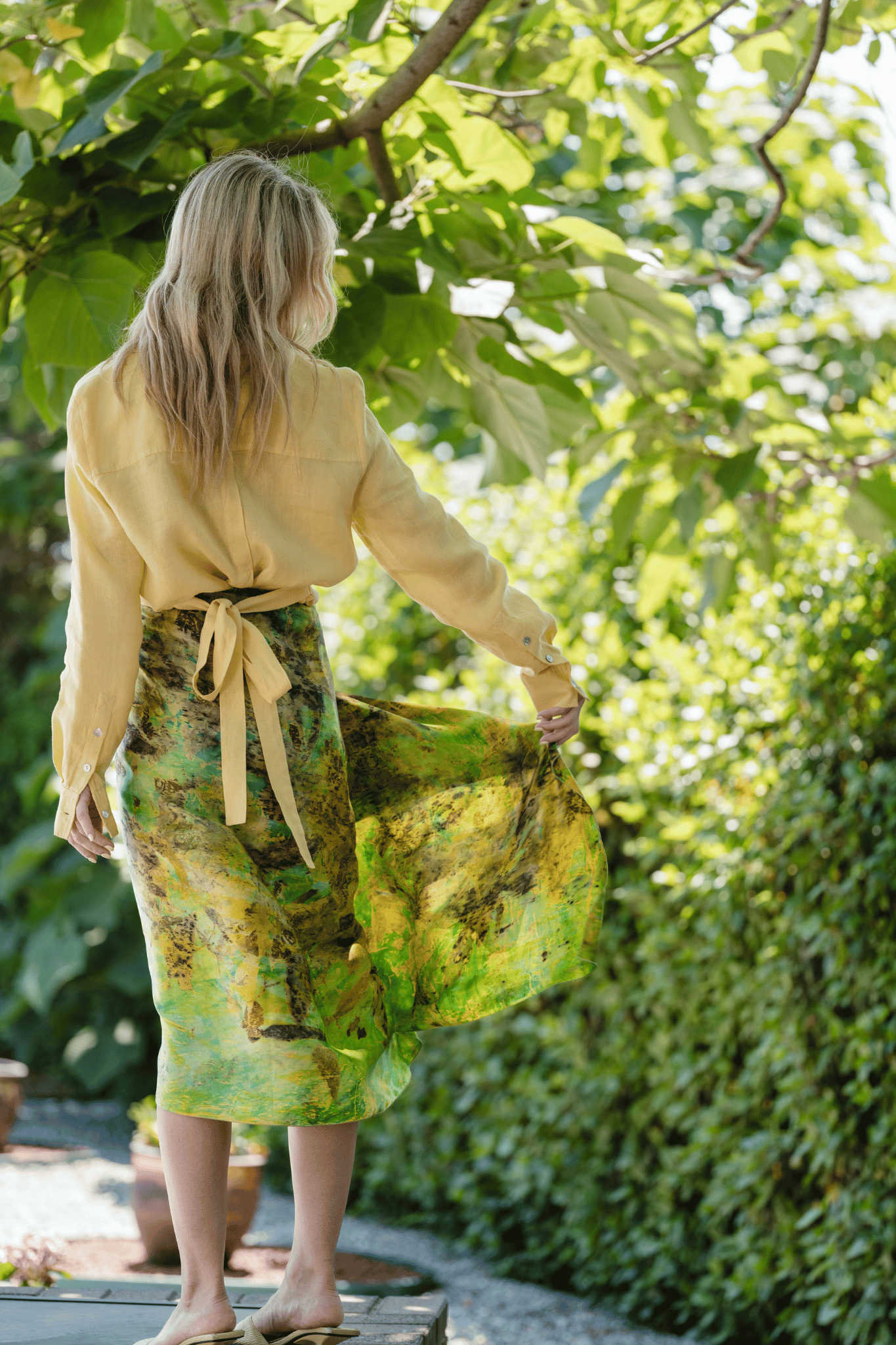 Sarı Keten Kate Uzun Kollu Arkadan Bağlamalı Gömlek