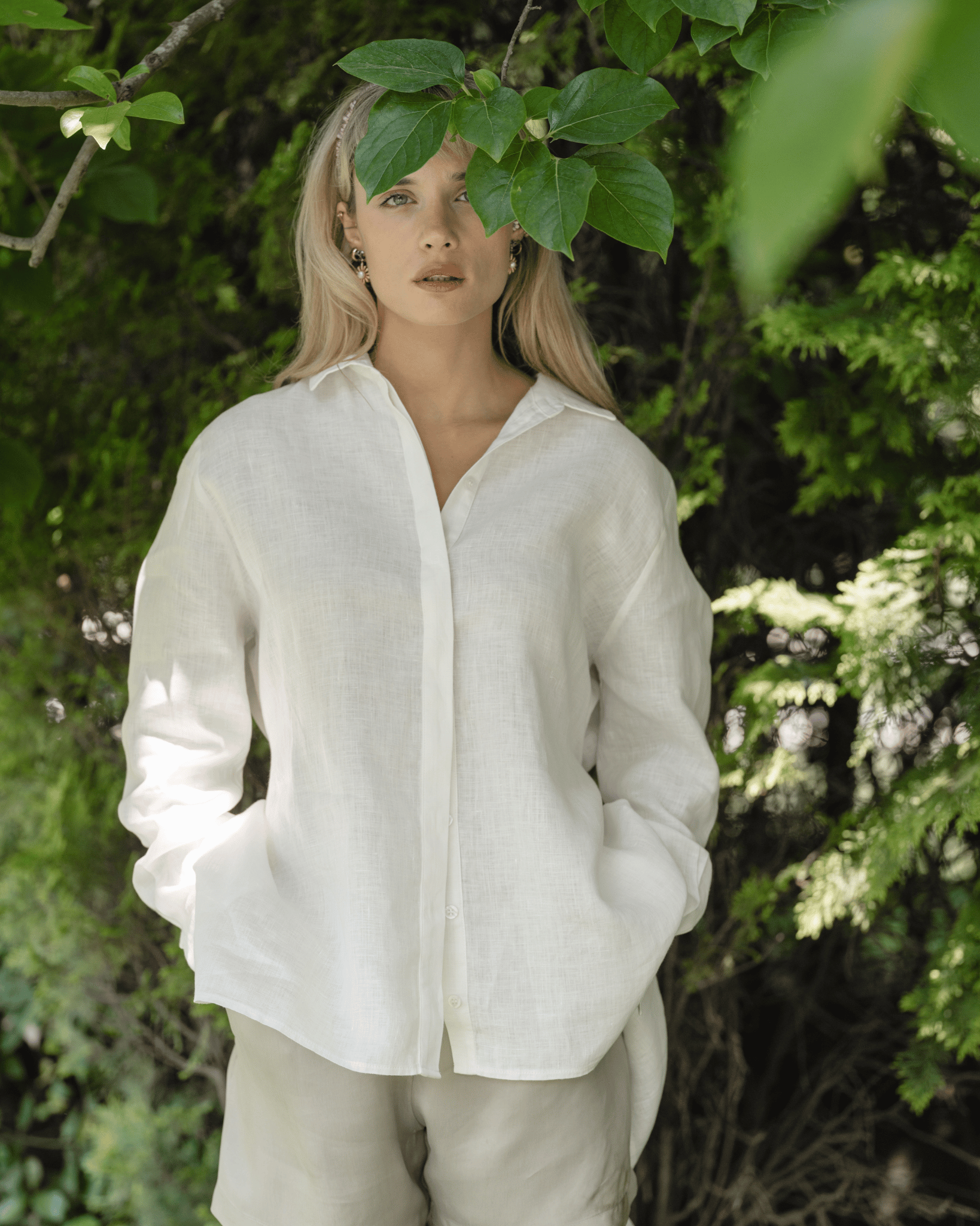 Beyaz Keten Kate Uzun Kollu Arkadan Bağlamalı Gömlek