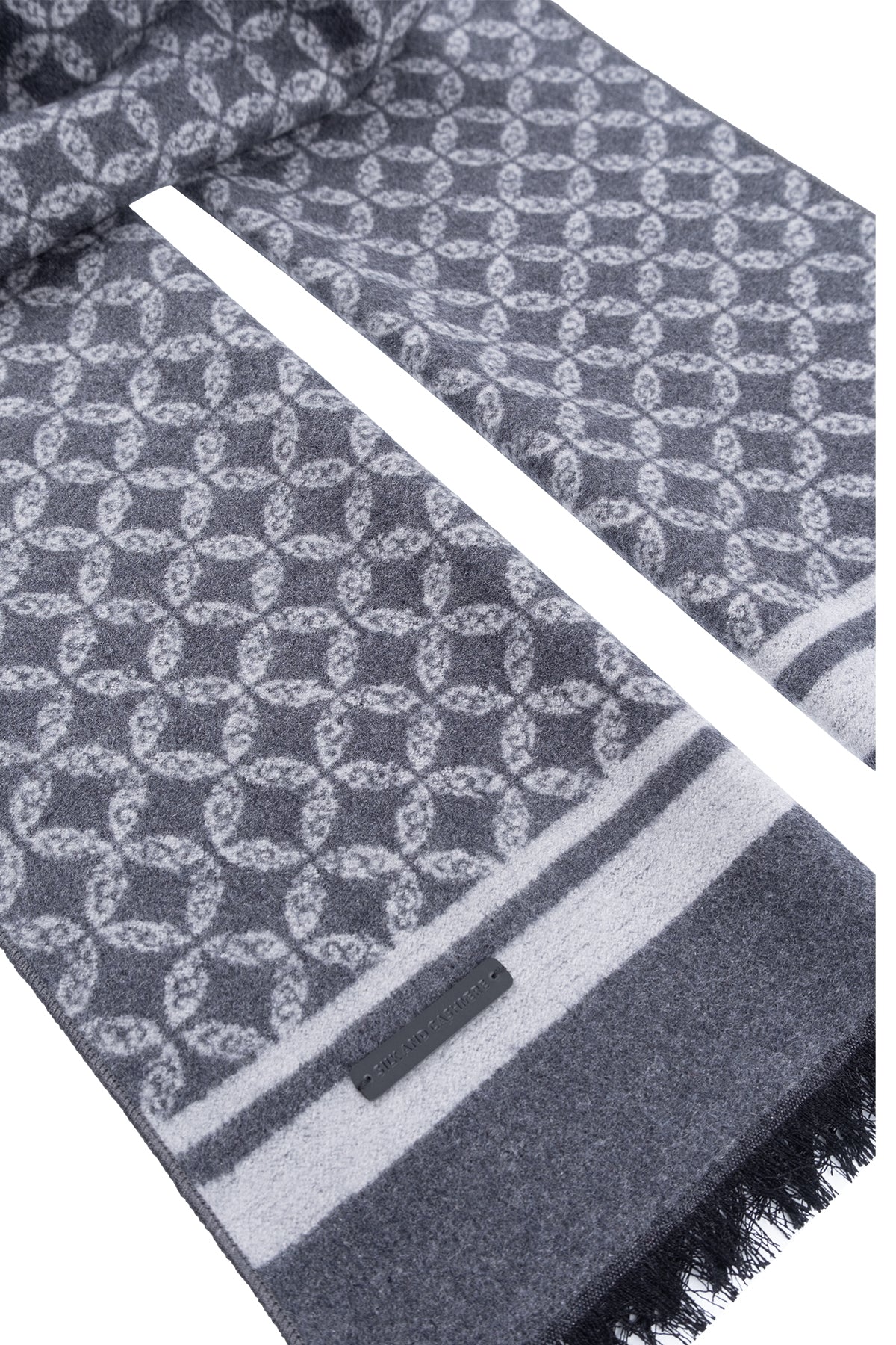 Gri Lotus Saf İpek Desenli Atkı 30*177+2cm