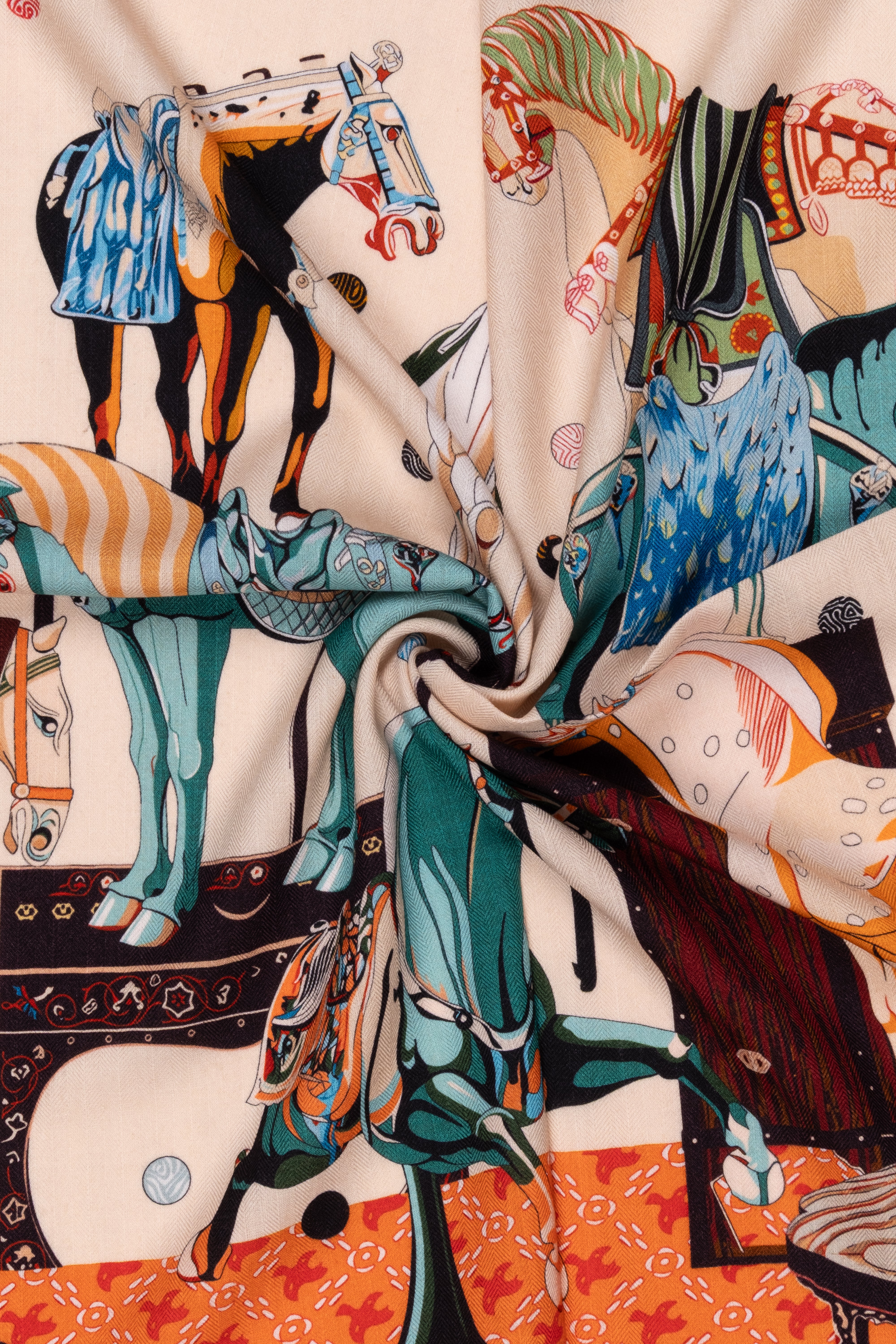 Turuncu Beyaz Lea Kaşmir Desenli Kare Eşarp 70x70