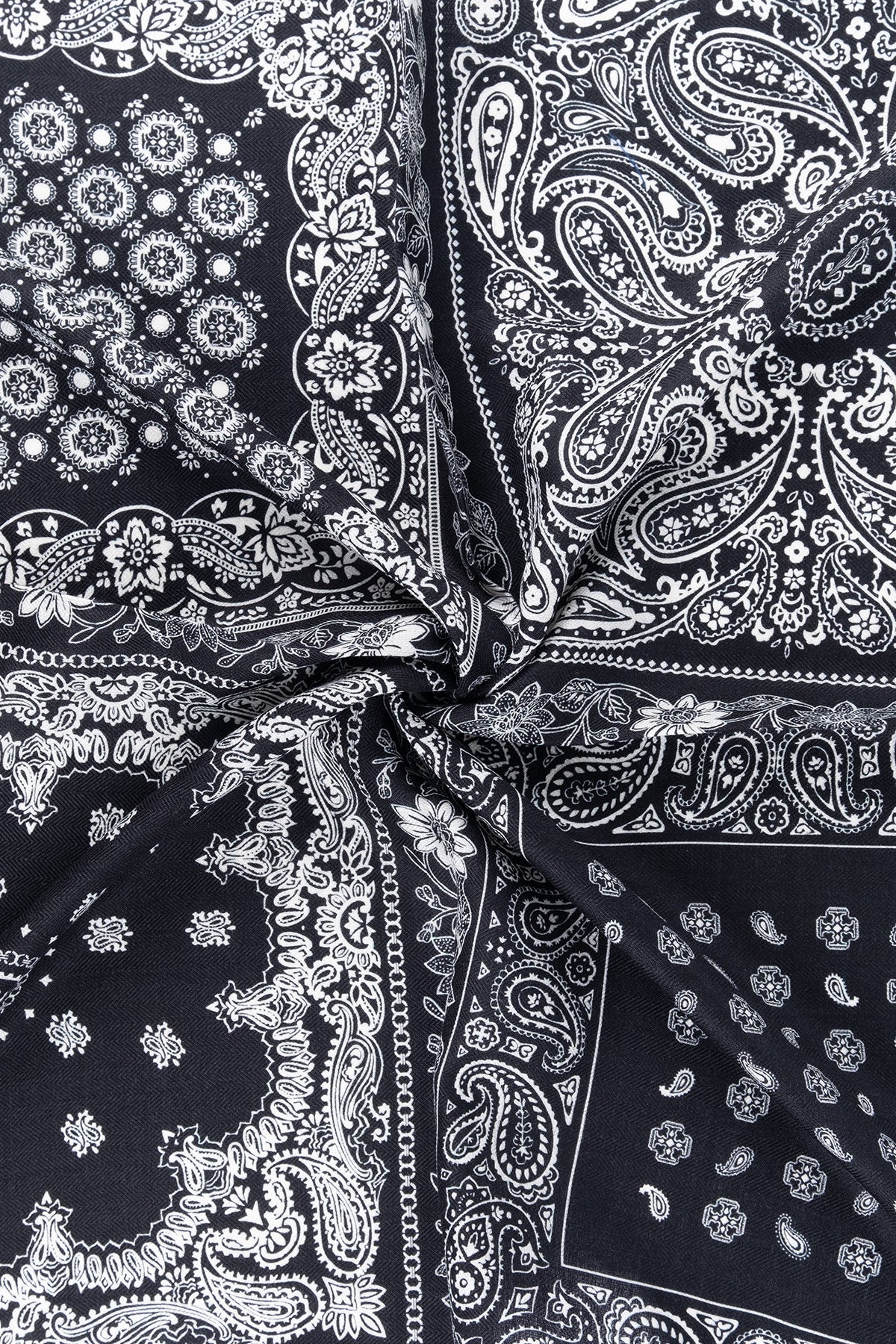 Siyah Lea Kaşmir Desenli Kare Eşarp 70x70 cm