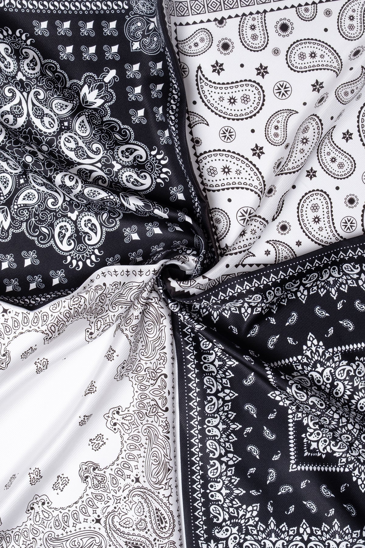 Siyah Beyaz Lena Saf İpek Eşarp 70x70 cm