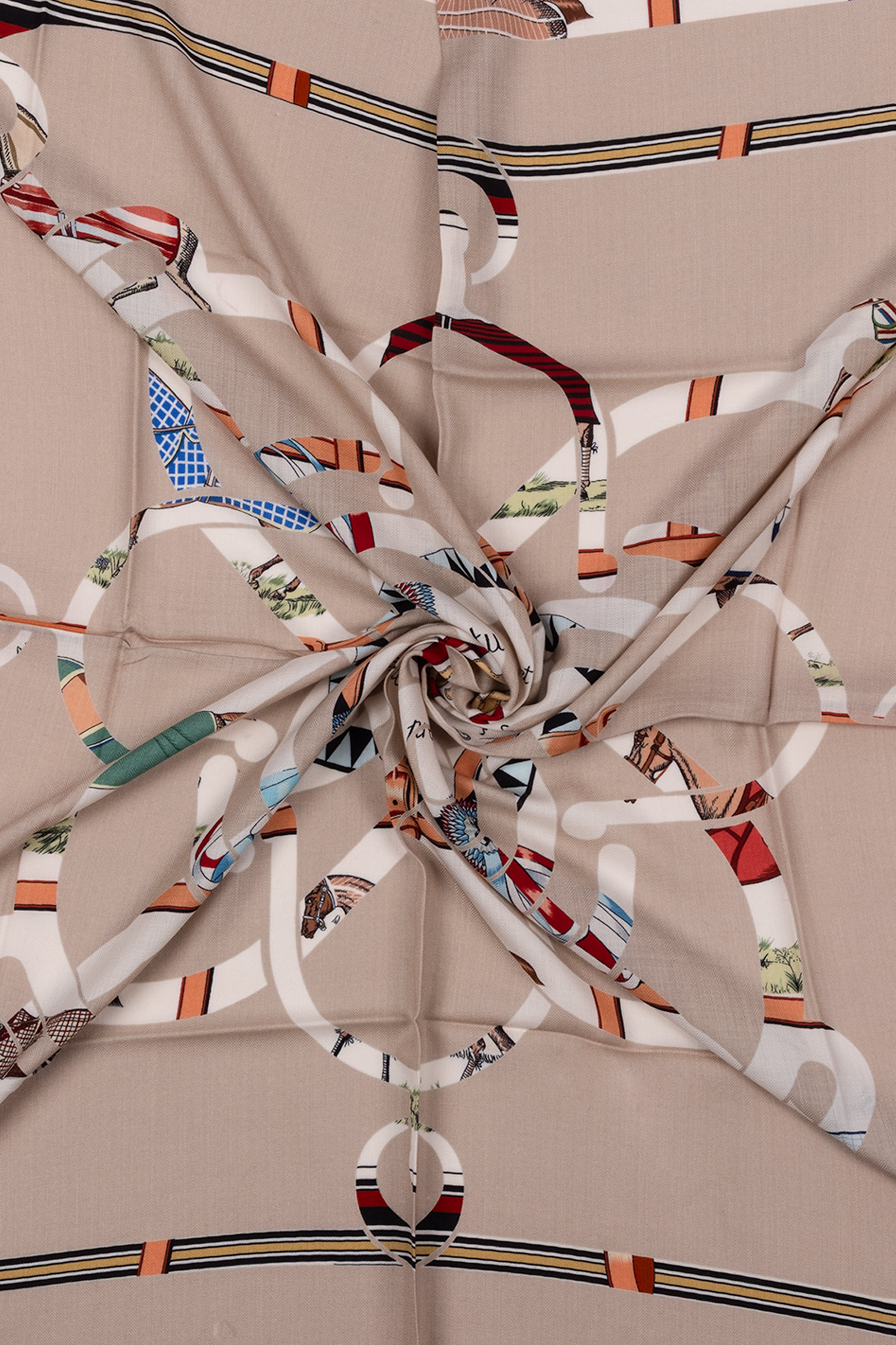 Açık Bej Linda Kaşmir Desenli Kare Eşarp 140x140  cm