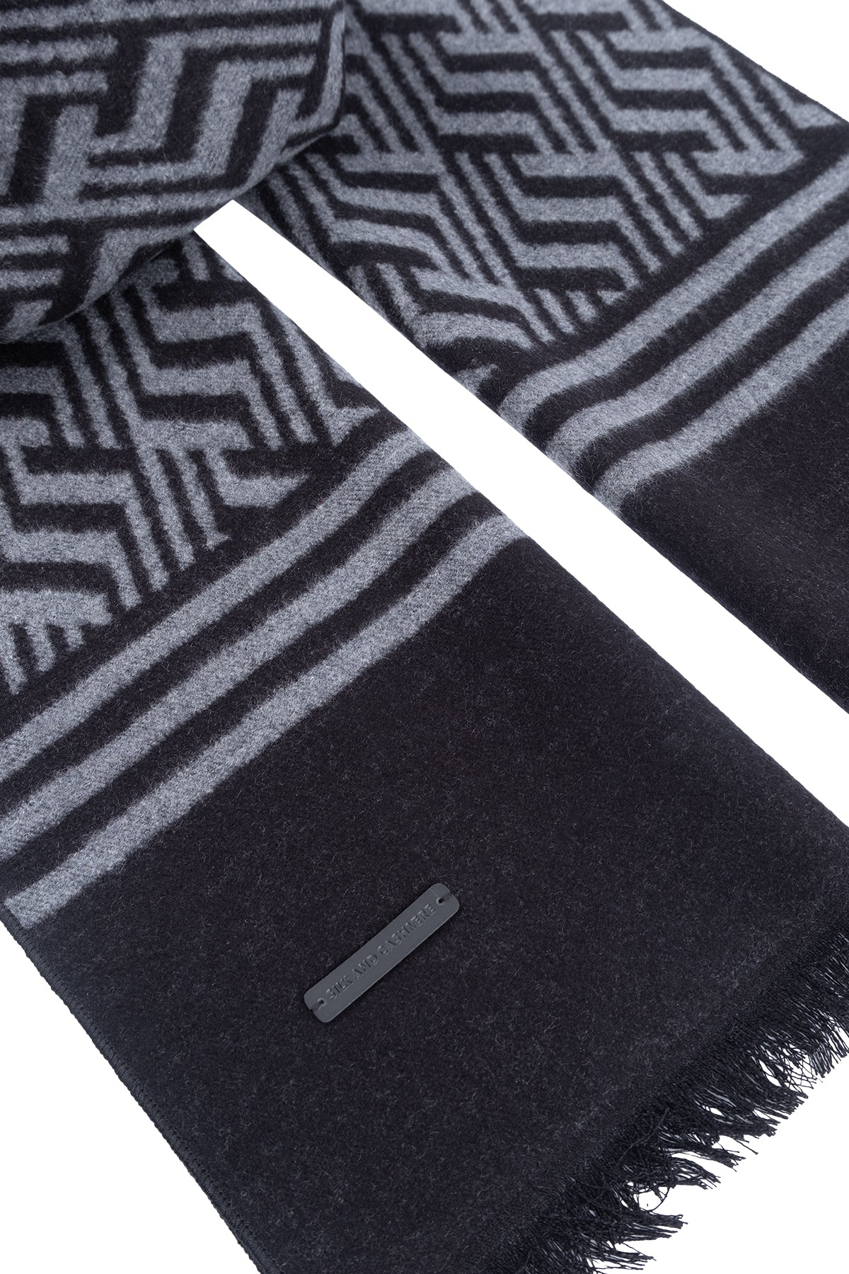 Siyah Gri Lotus Saf İpek Desenli Atkı 30*177+2cm