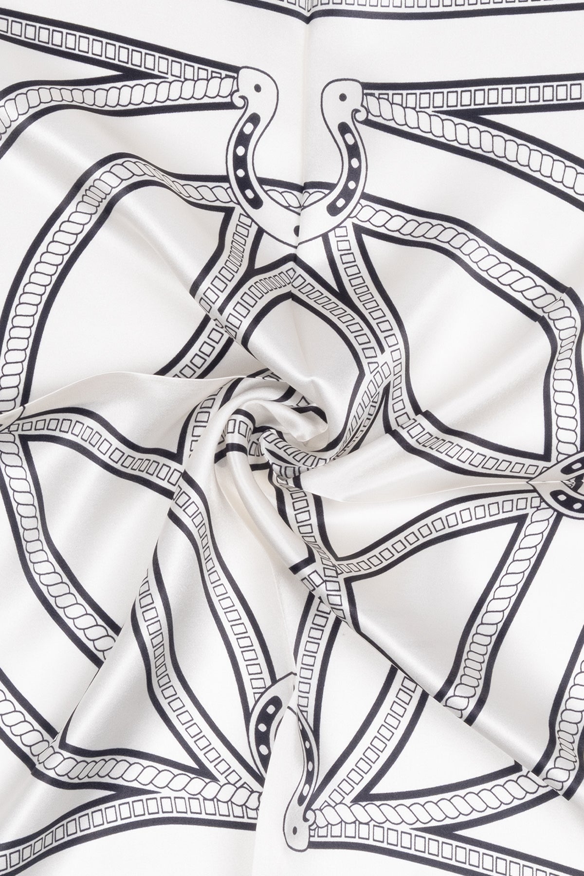 Beyaz Laila Saf İpek Kare Eşarp 50x50 cm