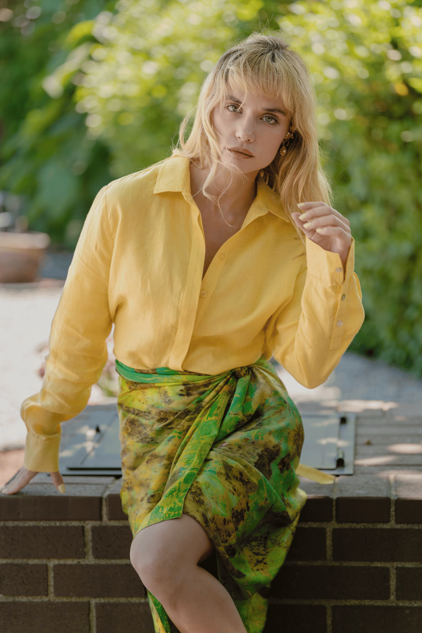 Sarı Keten Kate Uzun Kollu Arkadan Bağlamalı Gömlek