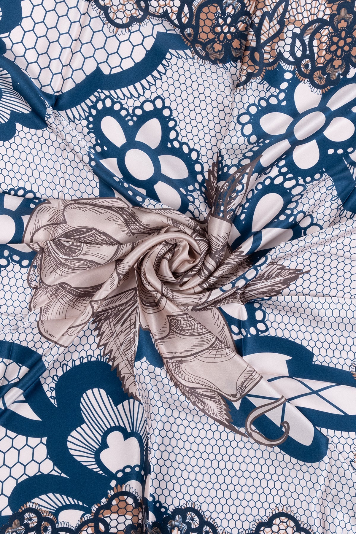 Mavi Bej Leonore İpek Desenli Kare Eşarp 110x110 cm