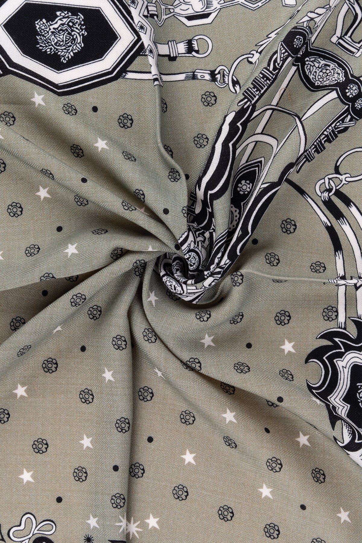 Açık Yeşil Lea Kaşmir Desenli Kare Eşarp 70x70 cm