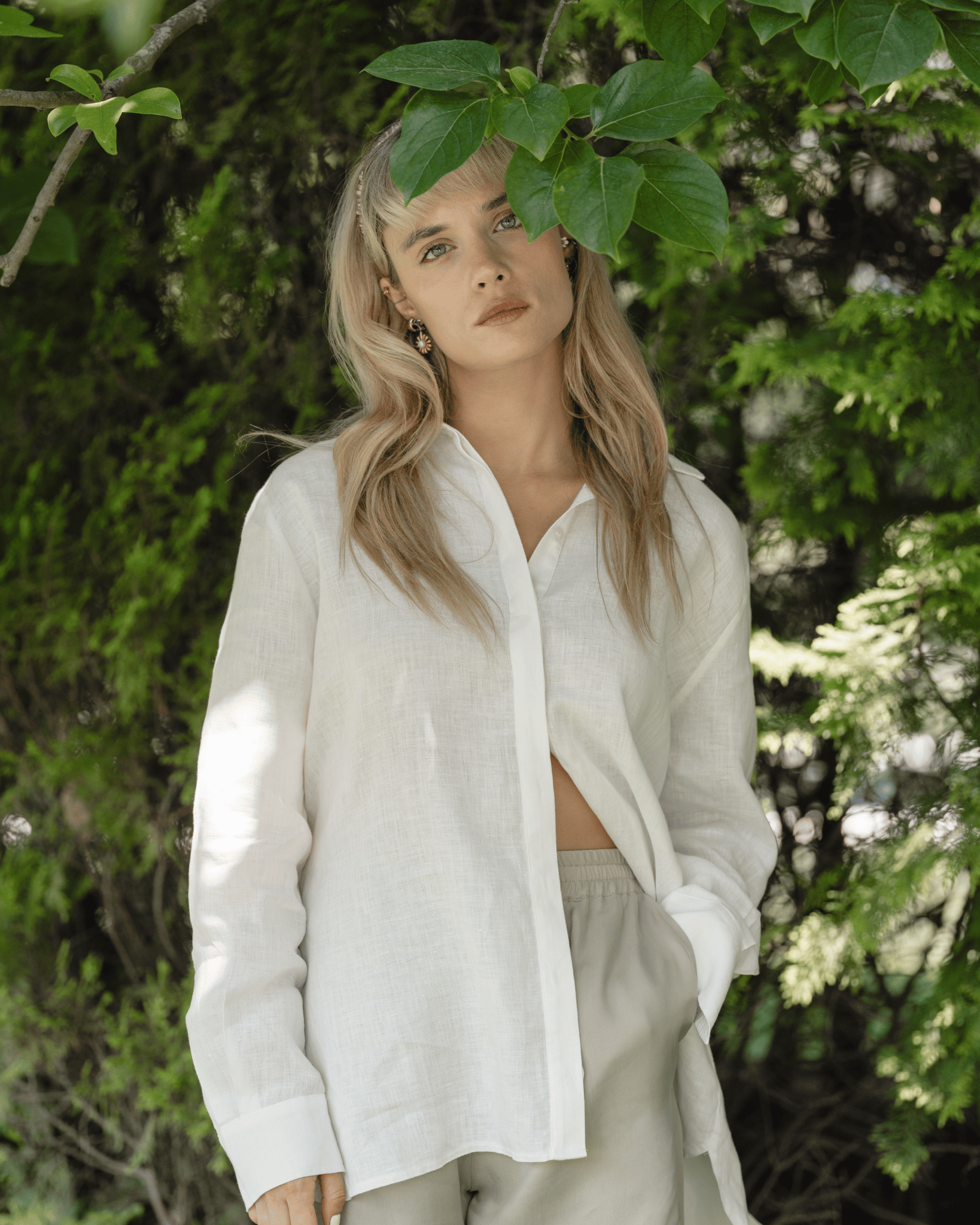 Beyaz Keten Kate Uzun Kollu Arkadan Bağlamalı Gömlek