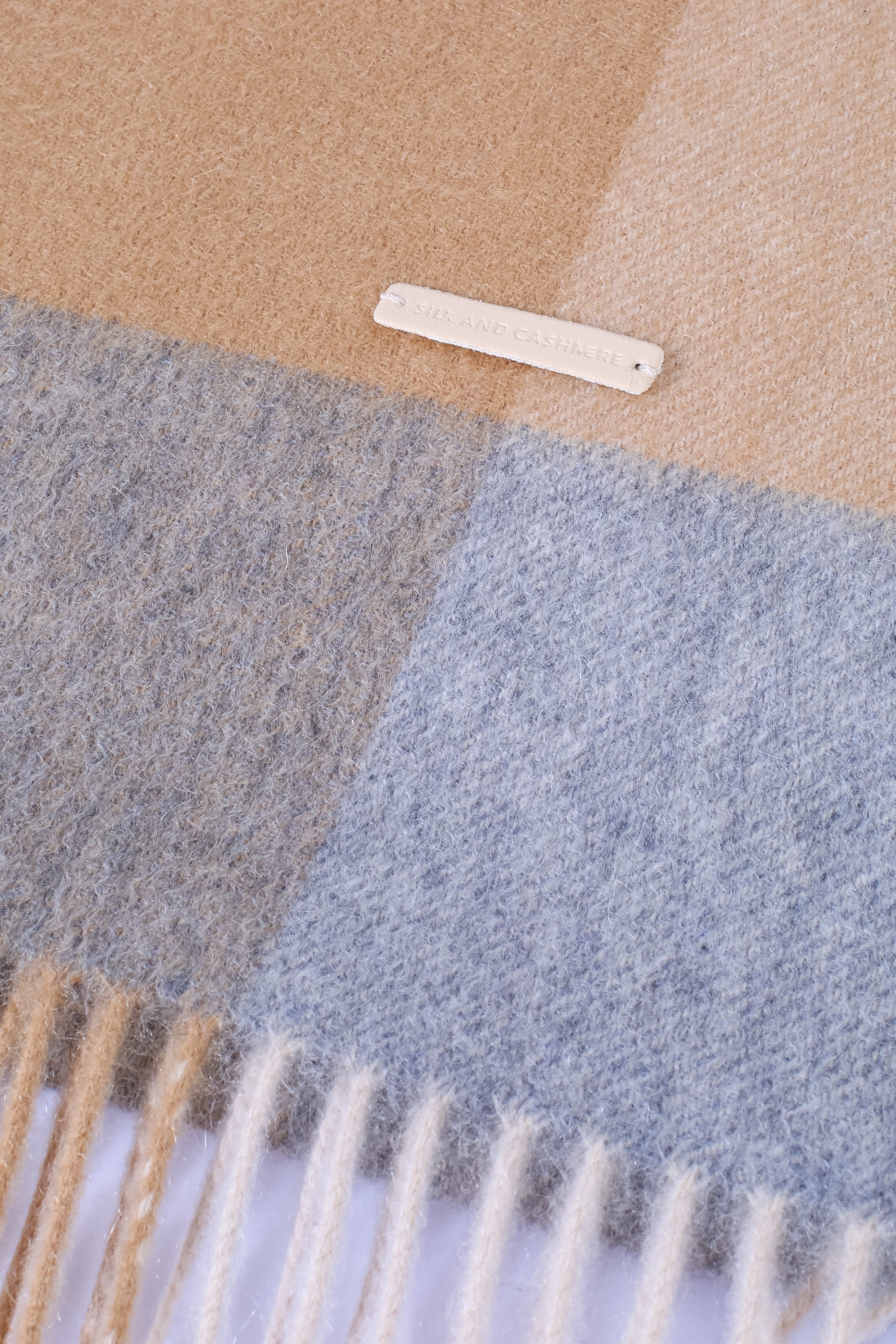 Camel Saf Kaşmir Patrick Kareli Atkı 164x3 cm