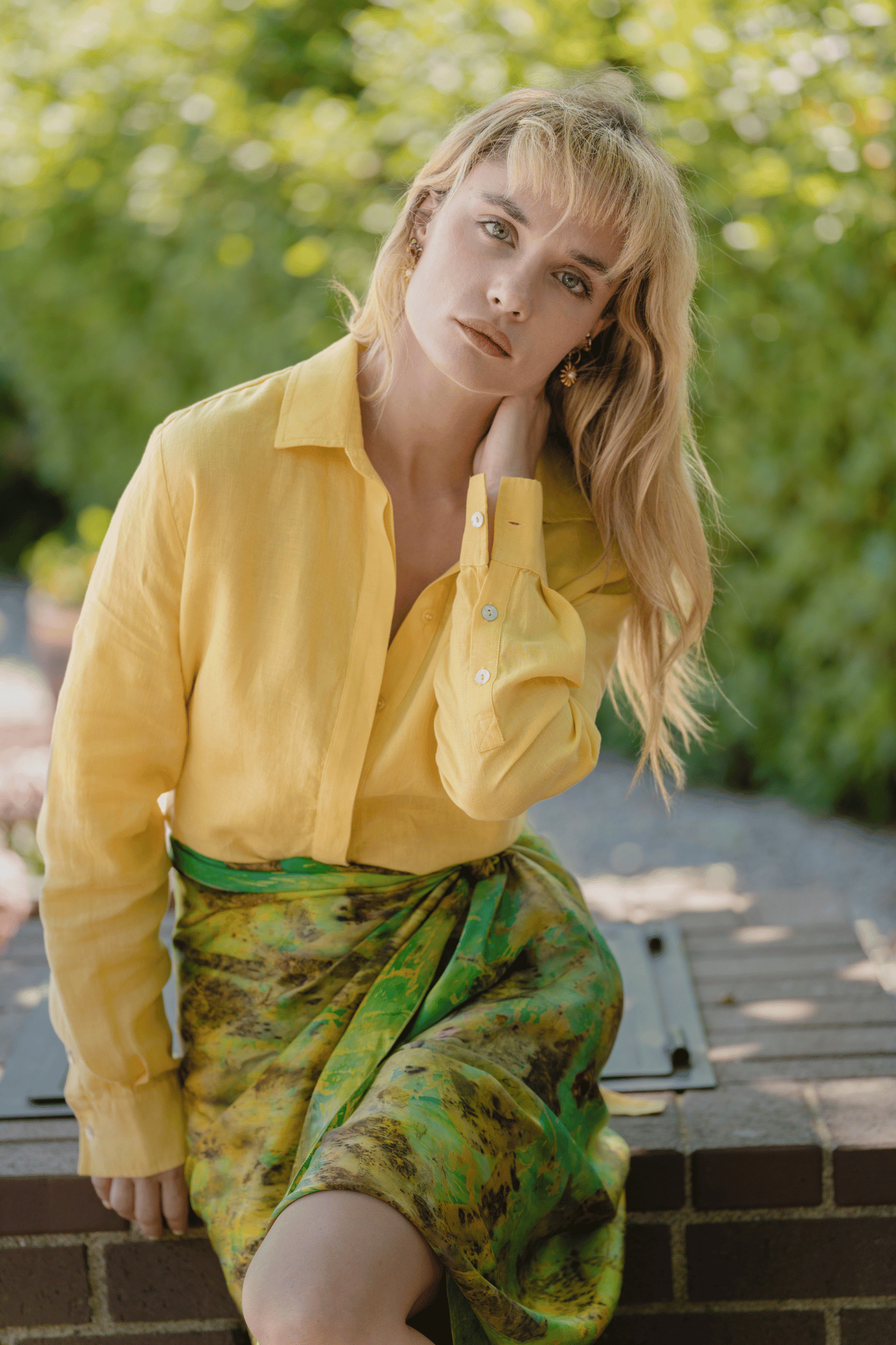 Sarı Keten Kate Uzun Kollu Arkadan Bağlamalı Gömlek