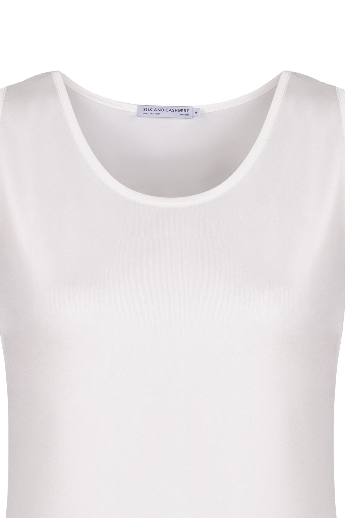 Beyaz Marina İpekli Yuvarlak Yaka Kolsuz T-Shirt