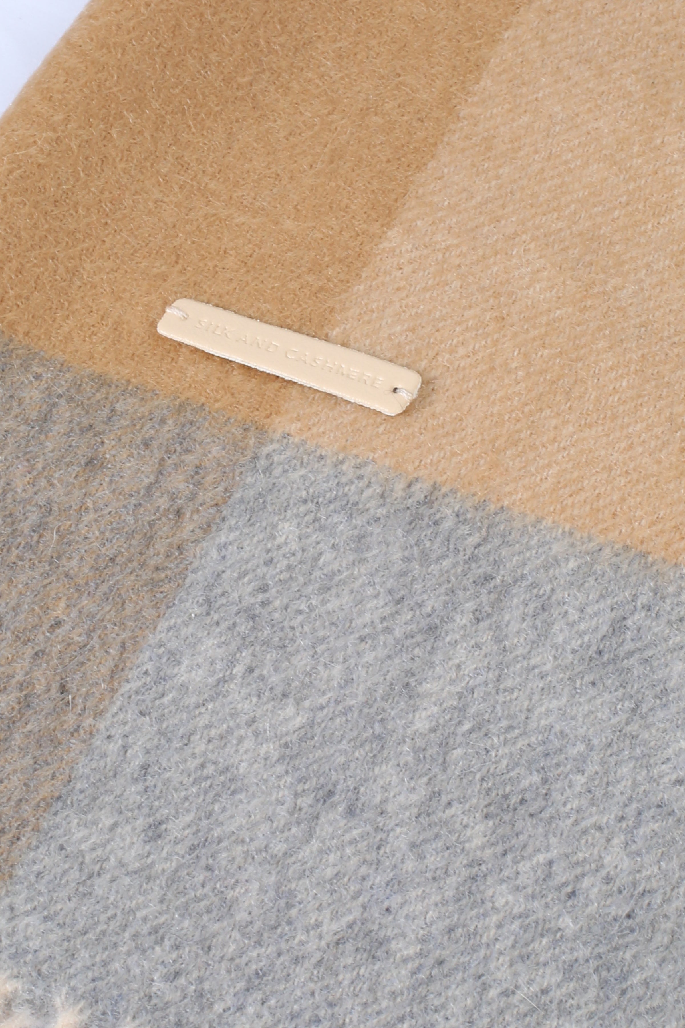 Camel Saf Kaşmir Patrick Kareli Atkı 164x3 cm