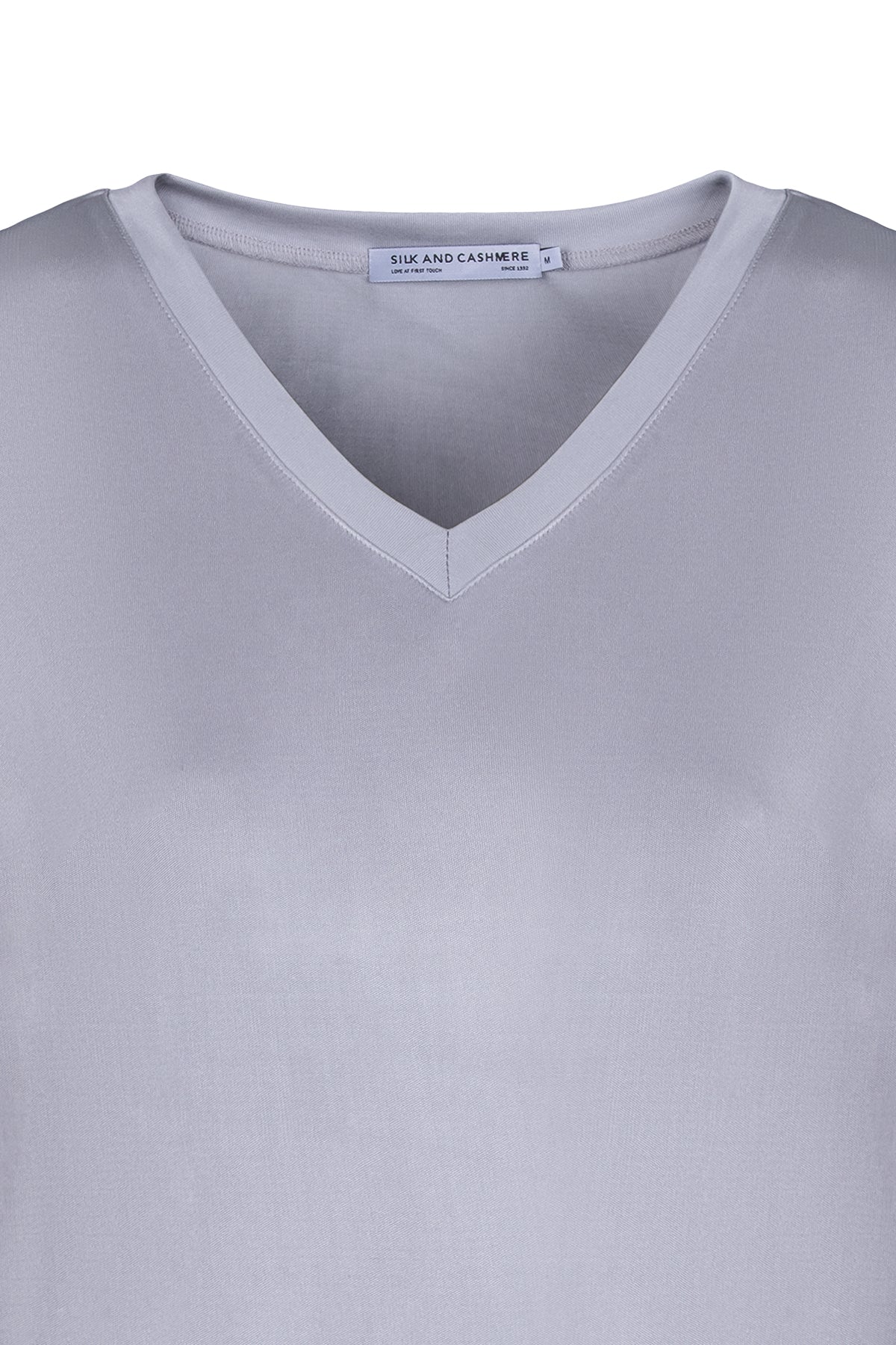 Gri Marina İpekli V Yaka  Kısa Kollu T-Shirt