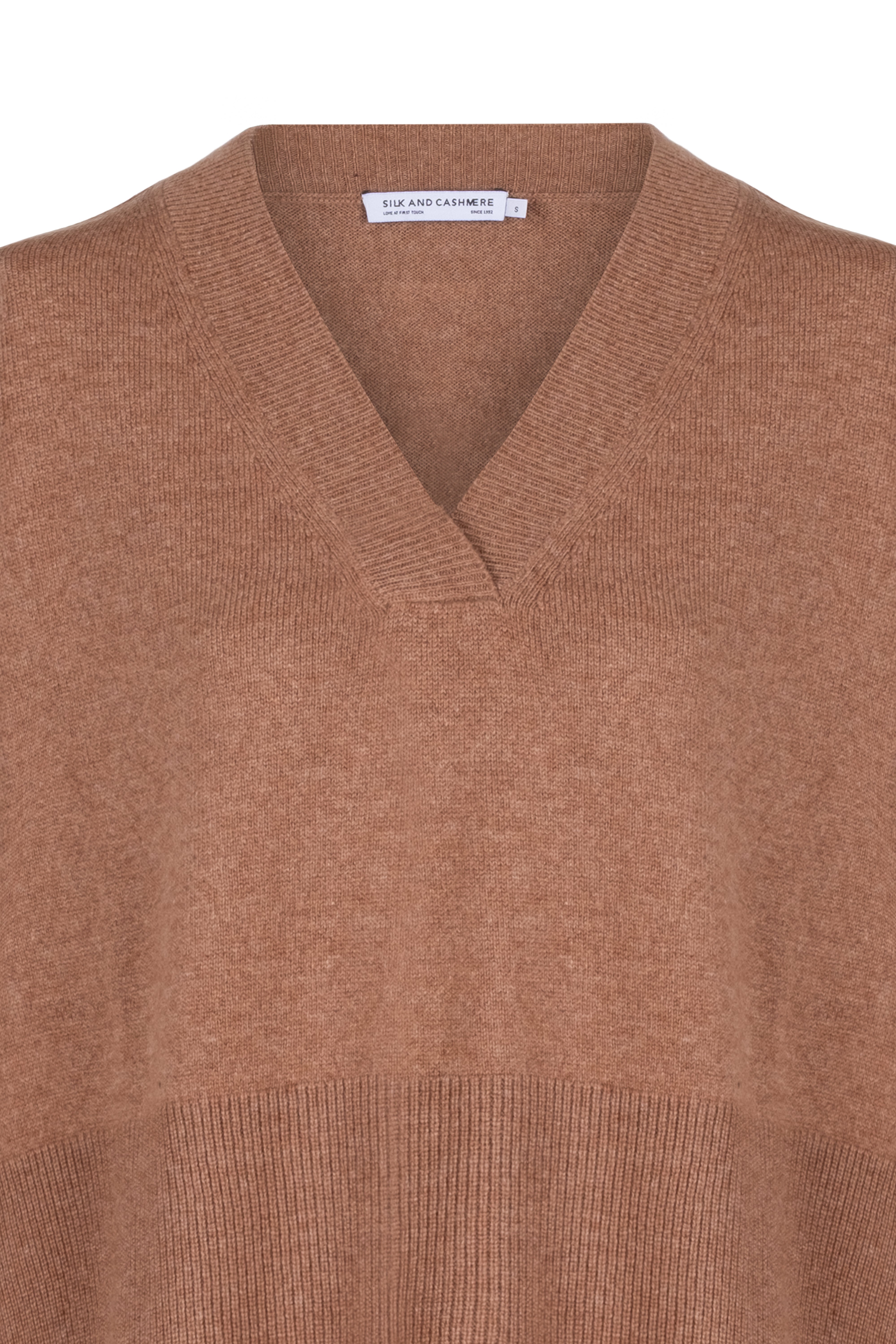 Koyu Camel Isabella Saf Kaşmir Derin V Yaka Kazak
