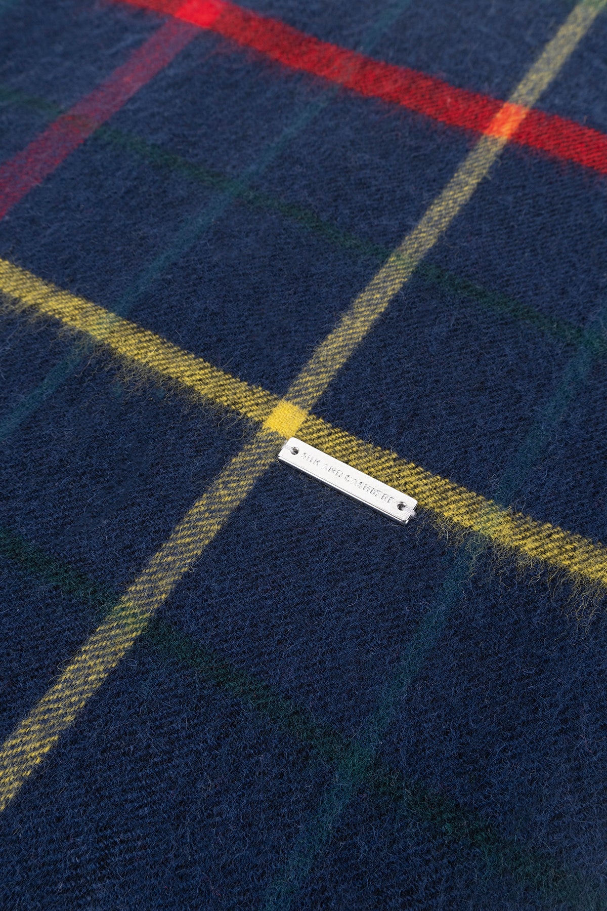 Siyah Saf Yün Kareli Battaniye 190x140 cm