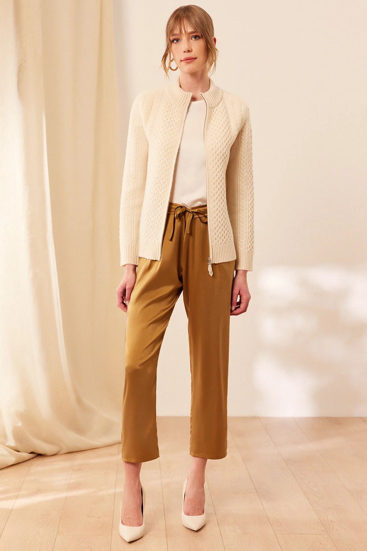 Beyaz Yün Stella Kadın Hırka