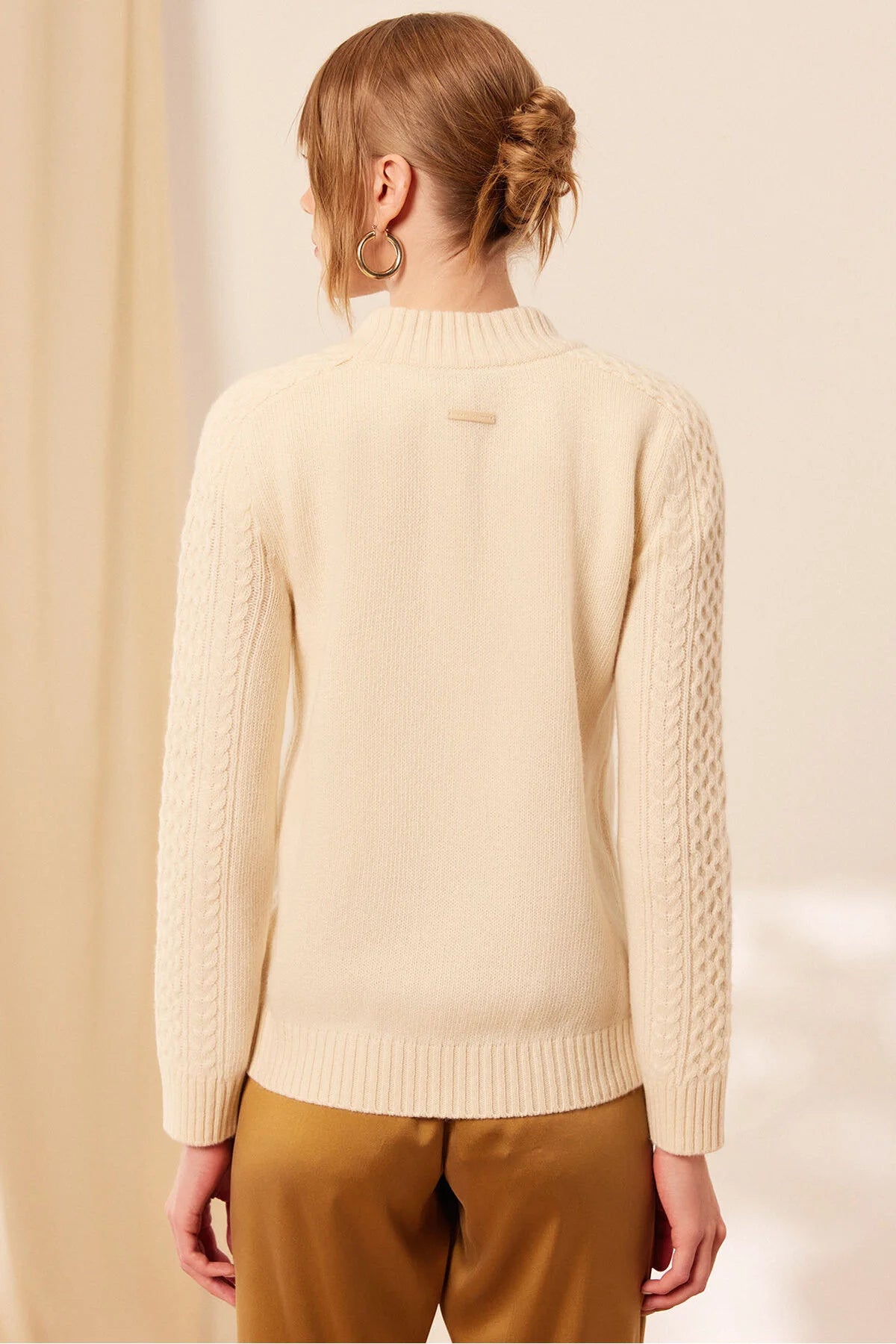 Beyaz Yün Stella Kadın Hırka