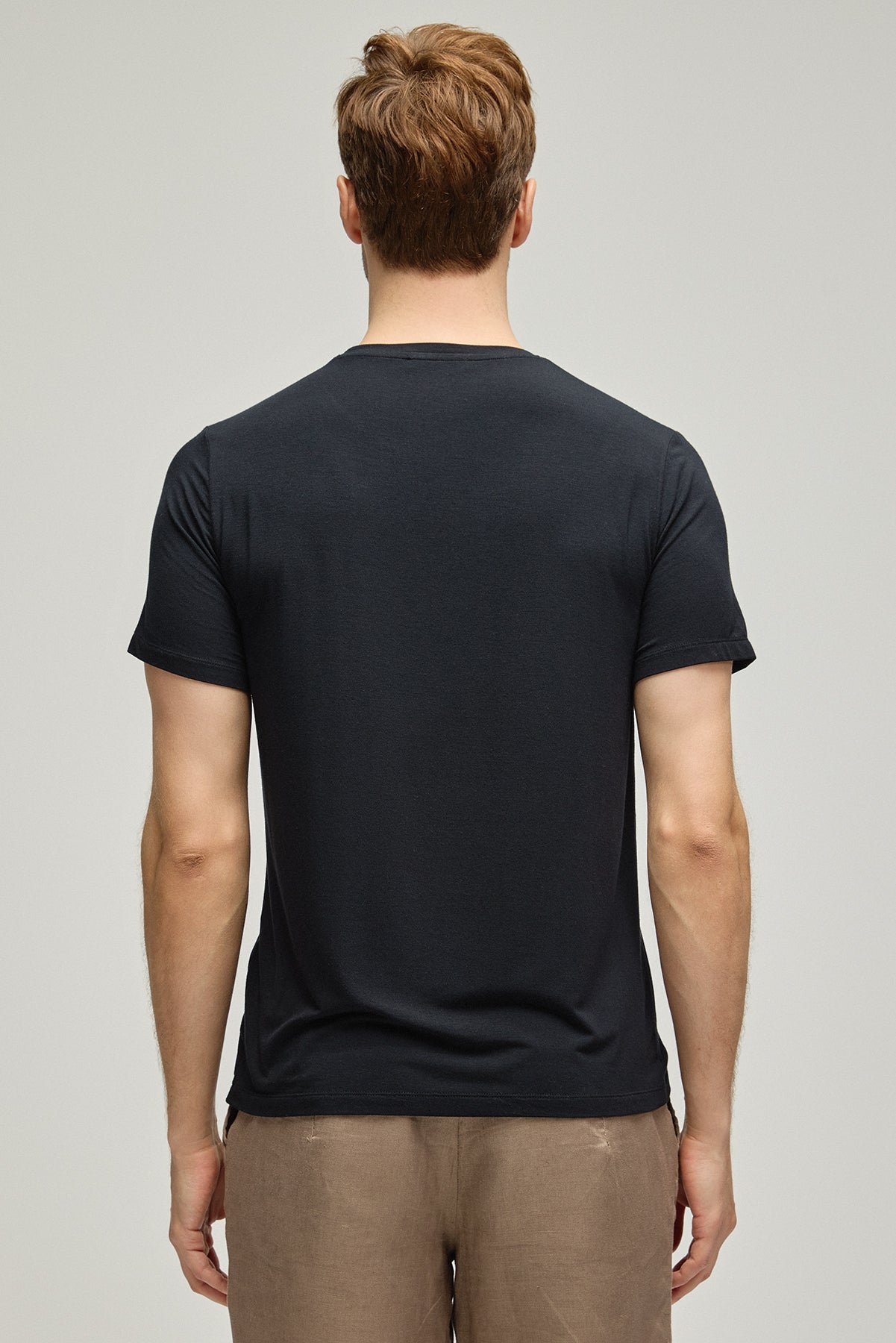 Siyah Modal Fersatile Yuvarlak Yaka Kısa Kollu Erkek Tişört