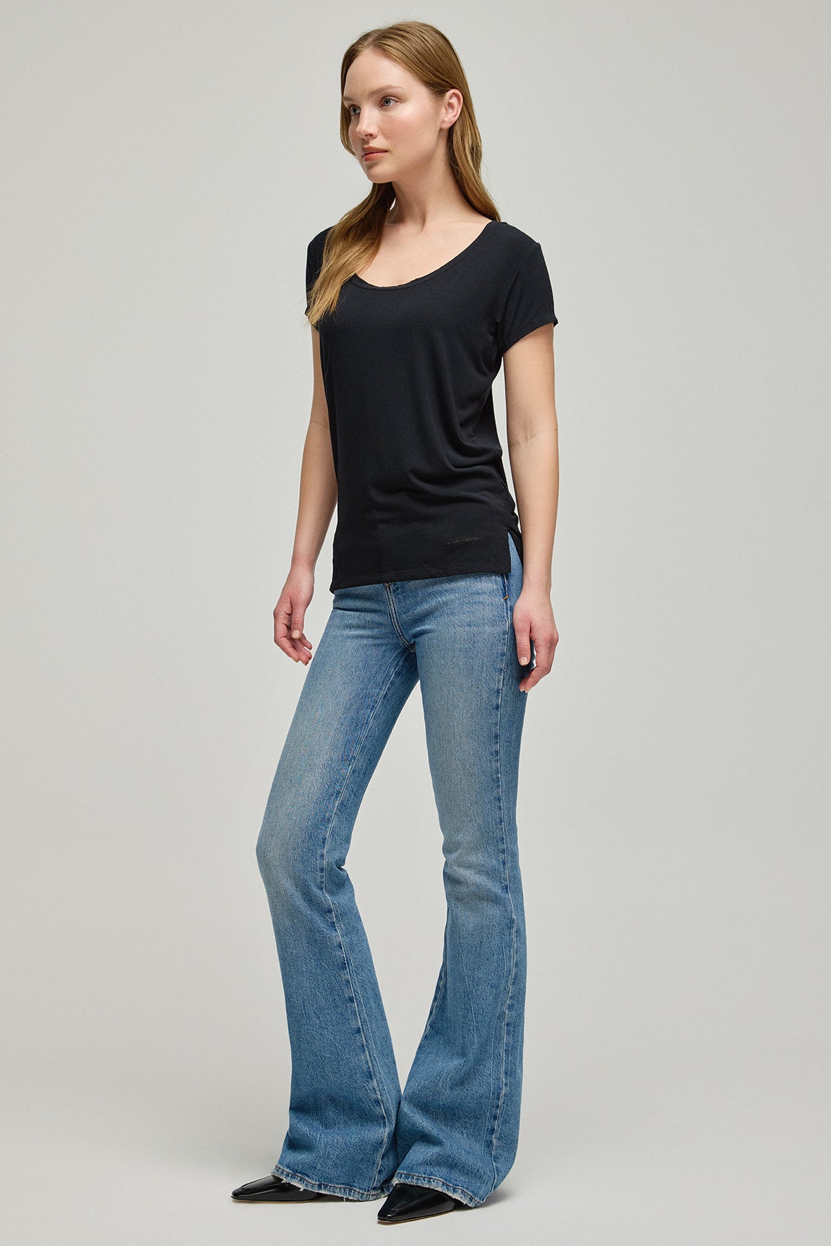 Siyah Modal Tracy Rahat Kesim Yuvarlak Yaka Kadın Tişört