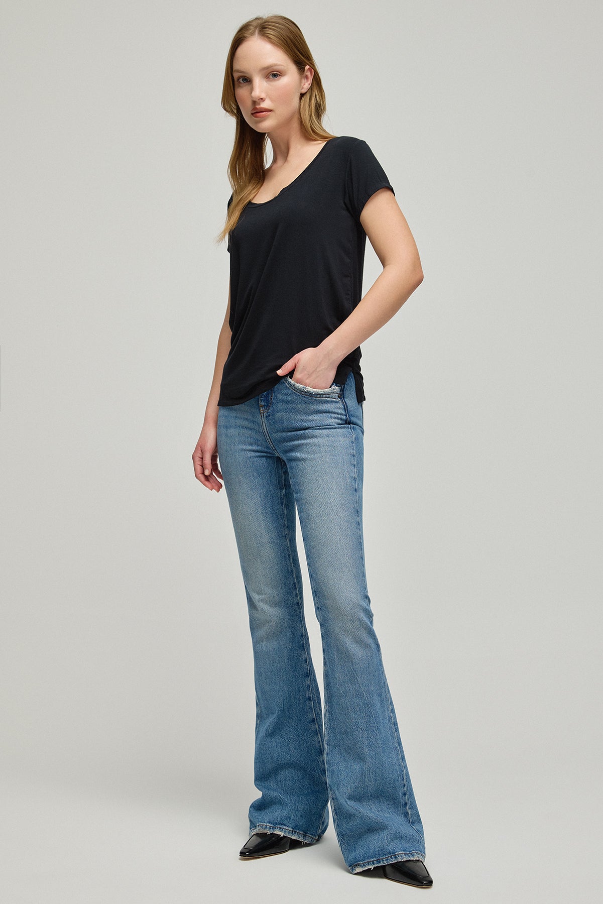 Siyah Modal Tracy Rahat Kesim Yuvarlak Yaka Kadın Tişört