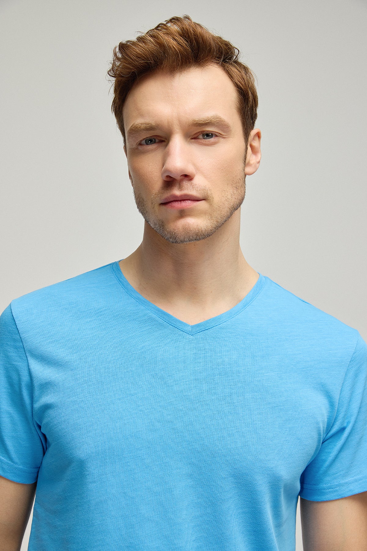 Açık Mavi Saf Pamuk Marc V Yaka Erkek Basic Tişört
