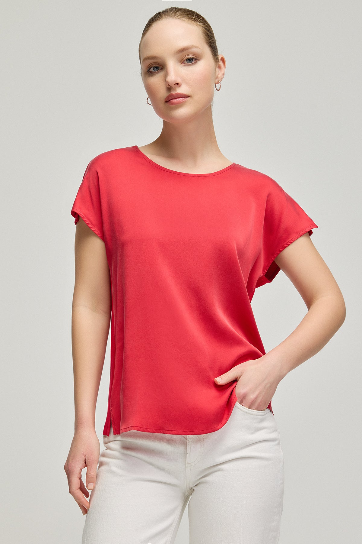 Kırmızı Monica Yuvarlak Yaka Kısa Kollu Buz