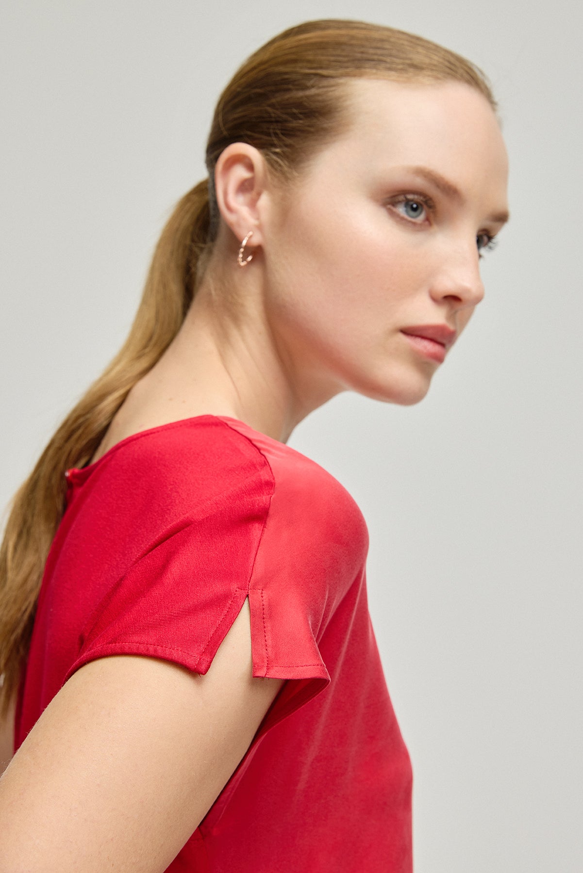 Kırmızı Monica Yuvarlak Yaka Kısa Kollu Buz