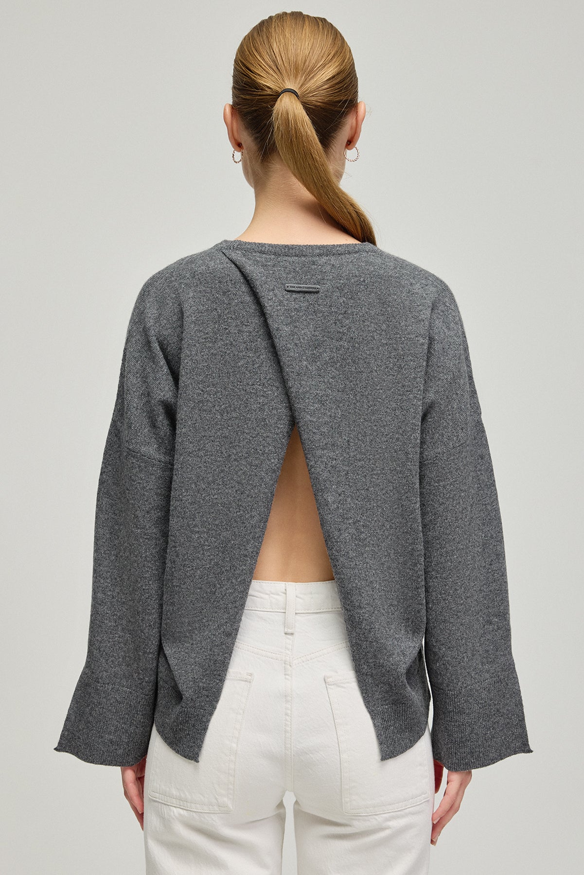 Gri Melanj Kaşmir Yün Romy Bisiklet Yaka Sırt Dekolte Detaylı Kadın Kazak