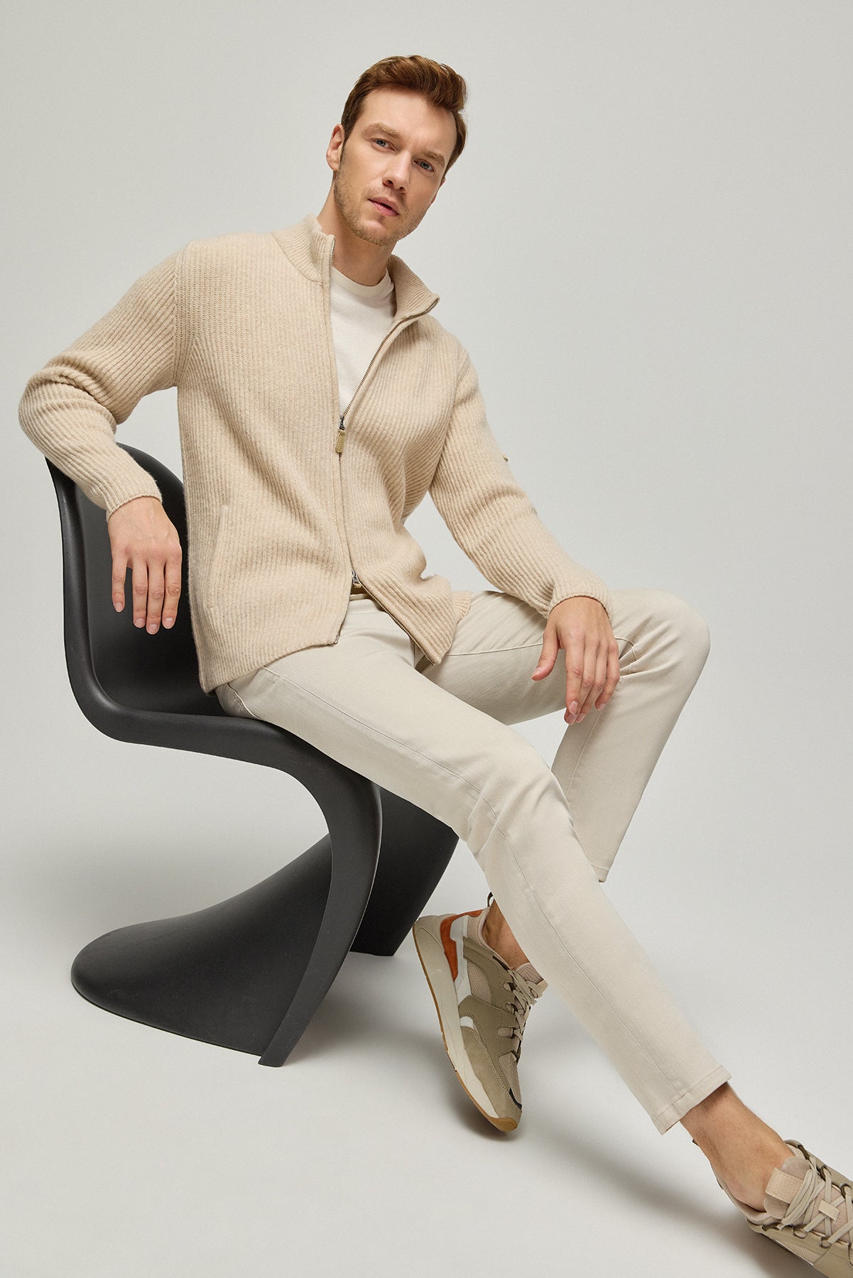 Kum Beji Saf Yün Fabio Yüksek Yaka Ribanalı Erkek Hırka