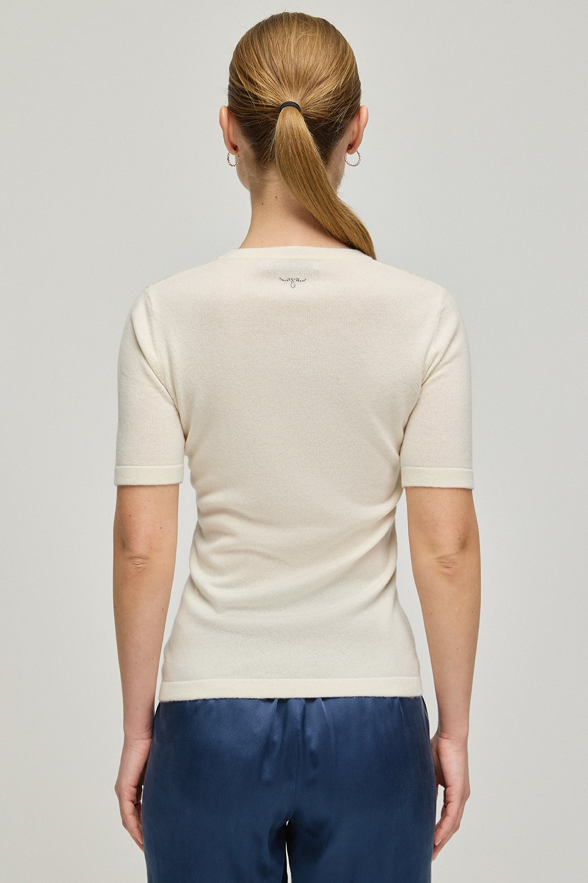 Ekru Kaşmir Yün Merril Yuvarlak Yaka Taş Süs Detaylı Kısa Kollu Triko