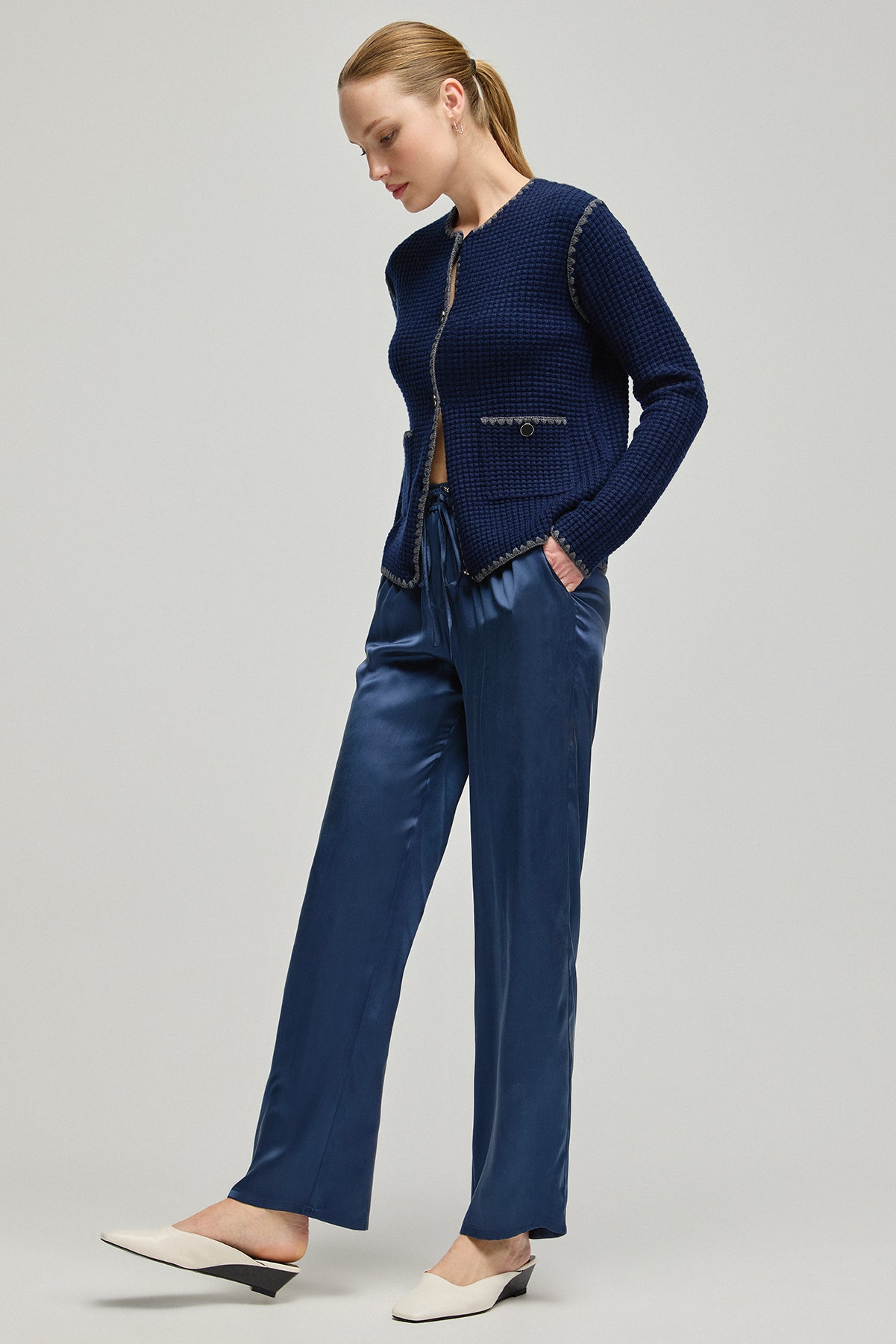 Lacivert Kaşmir Yün Giselle Yuvarlak Yaka Dokulu Hırka