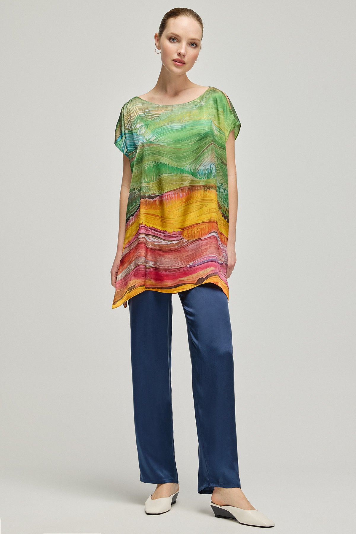 Renkli Nature İpek Desenli Kısa Kollu Tunik
