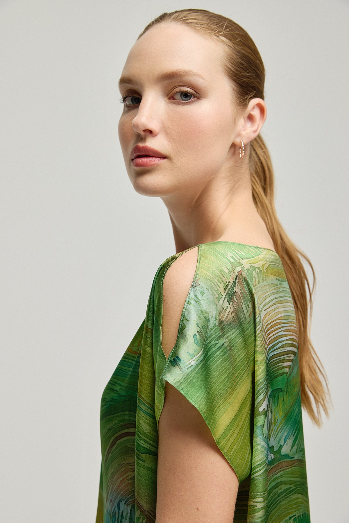 Renkli Nature İpek Desenli Kısa Kollu Tunik