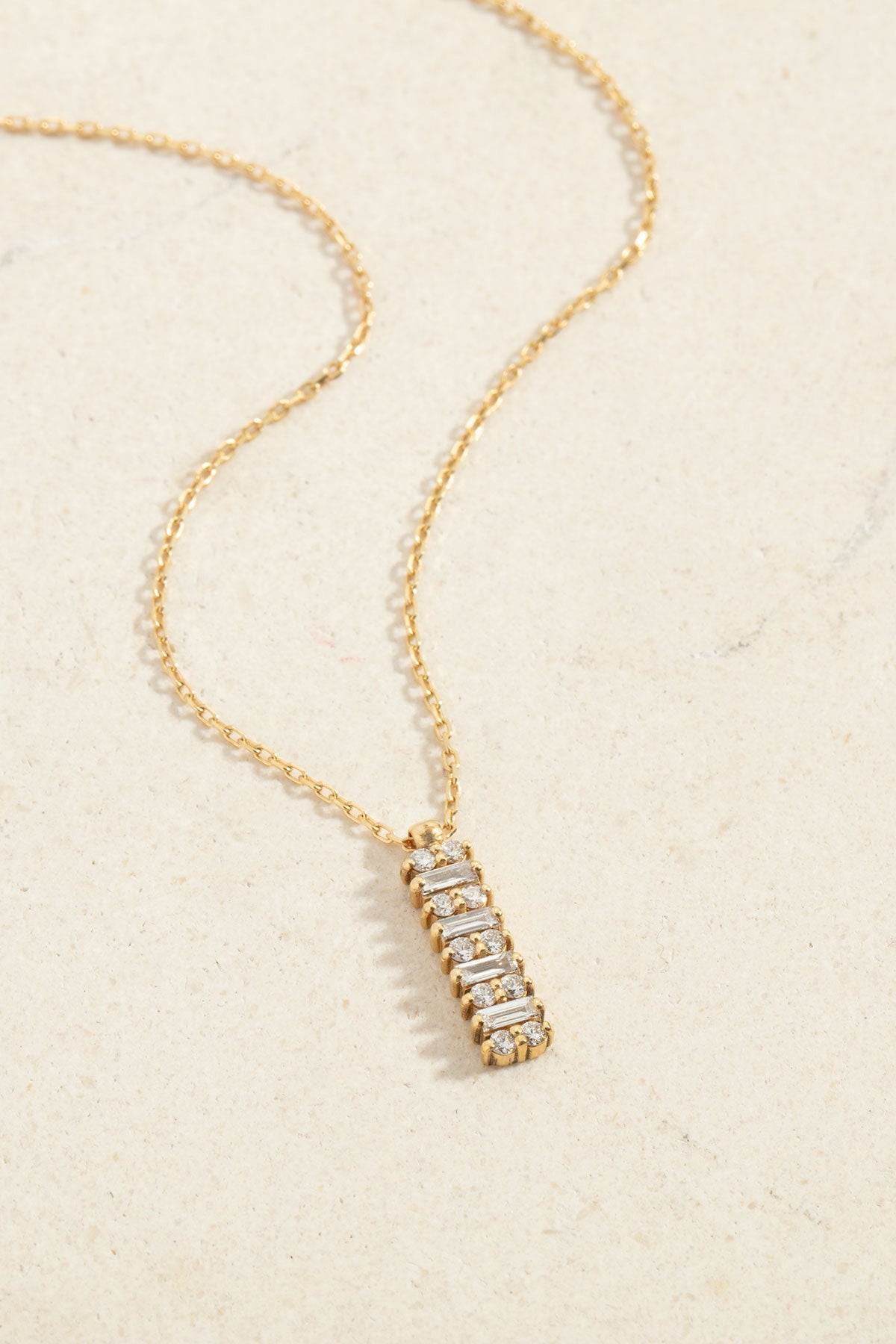 Sarı Ascella Pırlanta Taşlı Altın Kolye