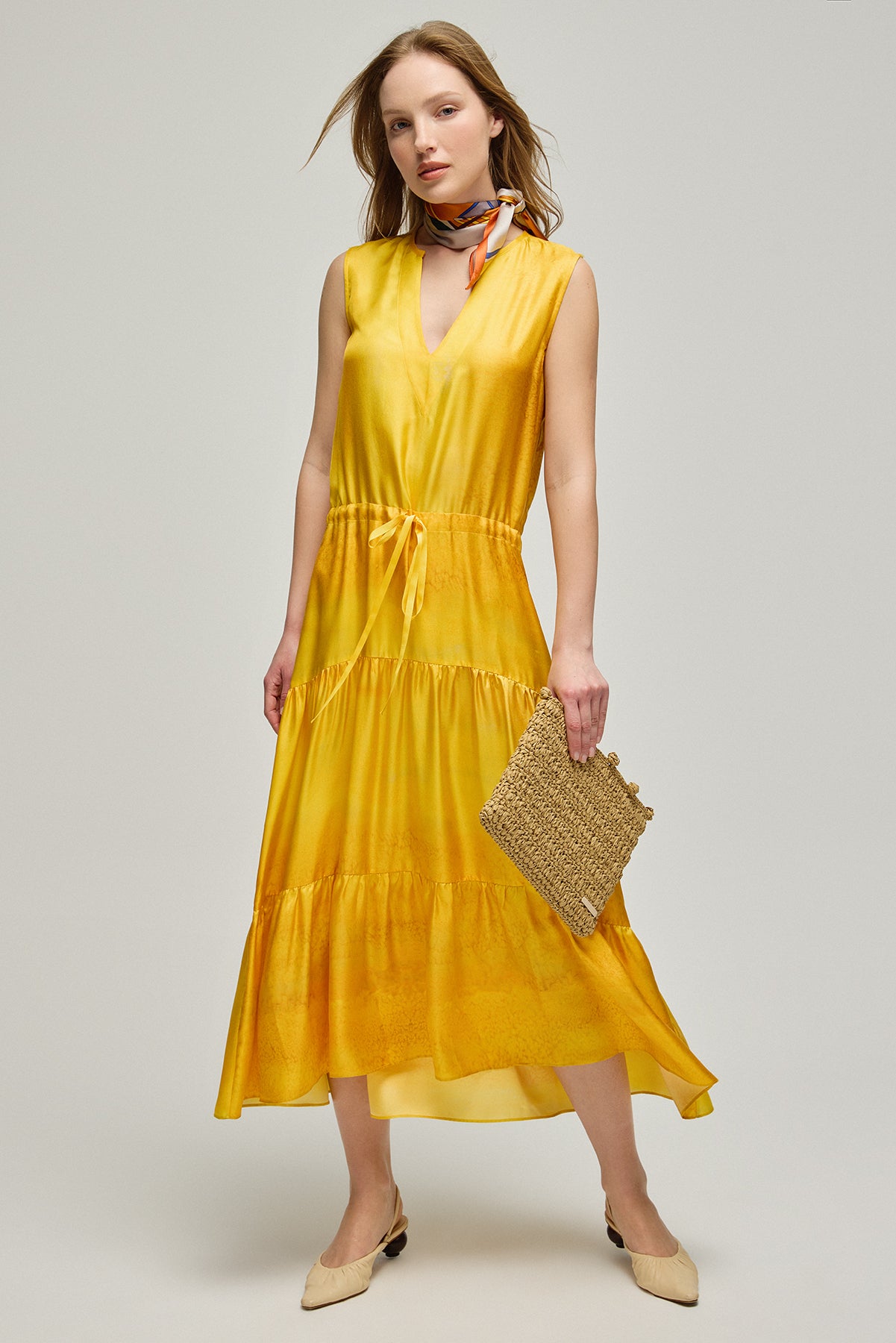 Sarı Nature Desenli  İpek Yuvarlak Yaka Kolsuz Elbise