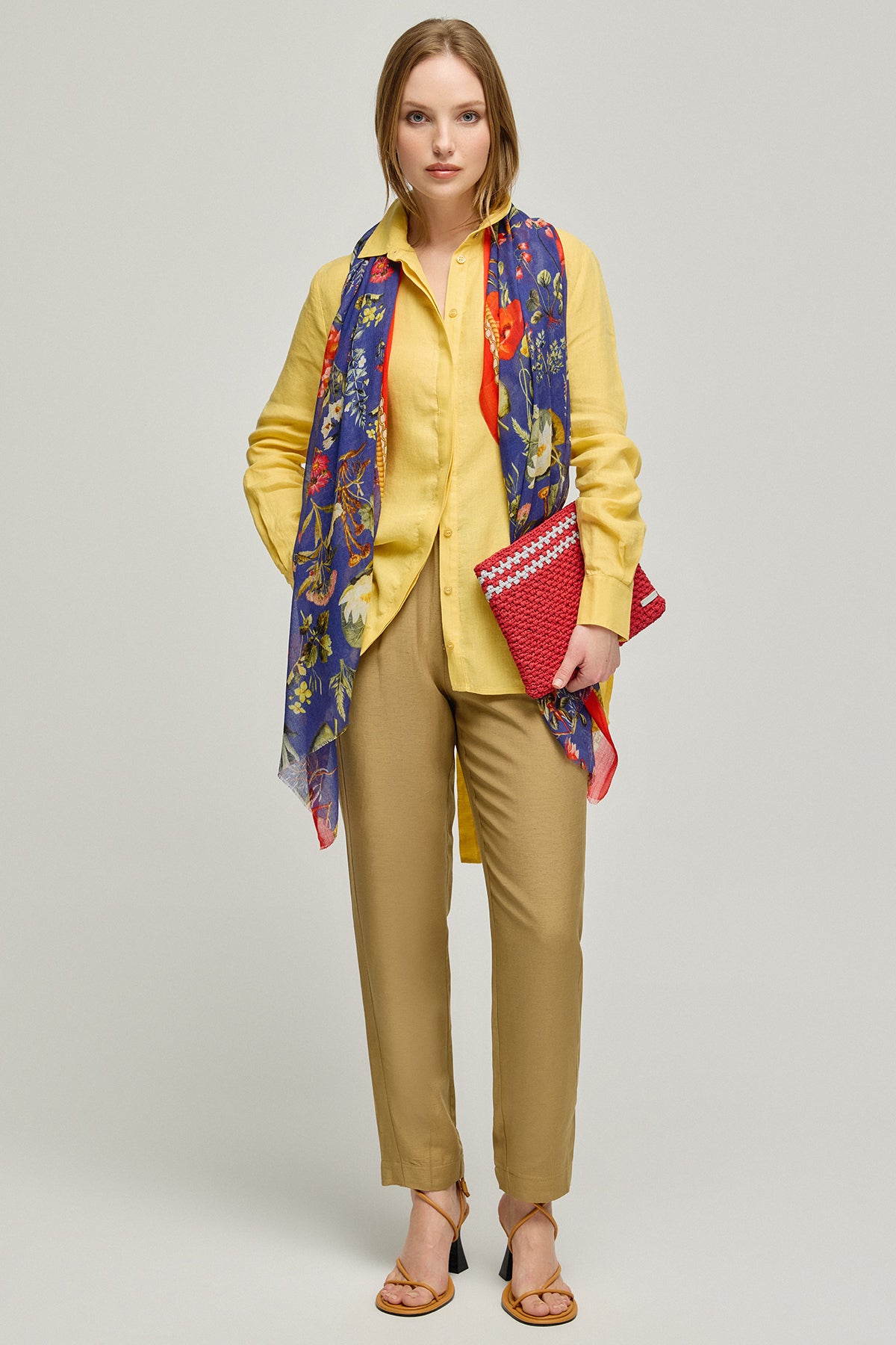 Sarı Keten Kate Uzun Kollu Arkadan Bağlamalı Gömlek