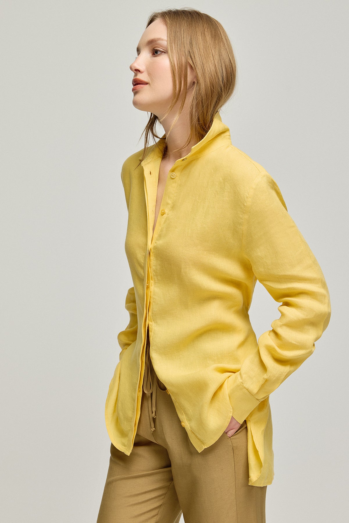 Sarı Keten Kate Uzun Kollu Arkadan Bağlamalı Gömlek