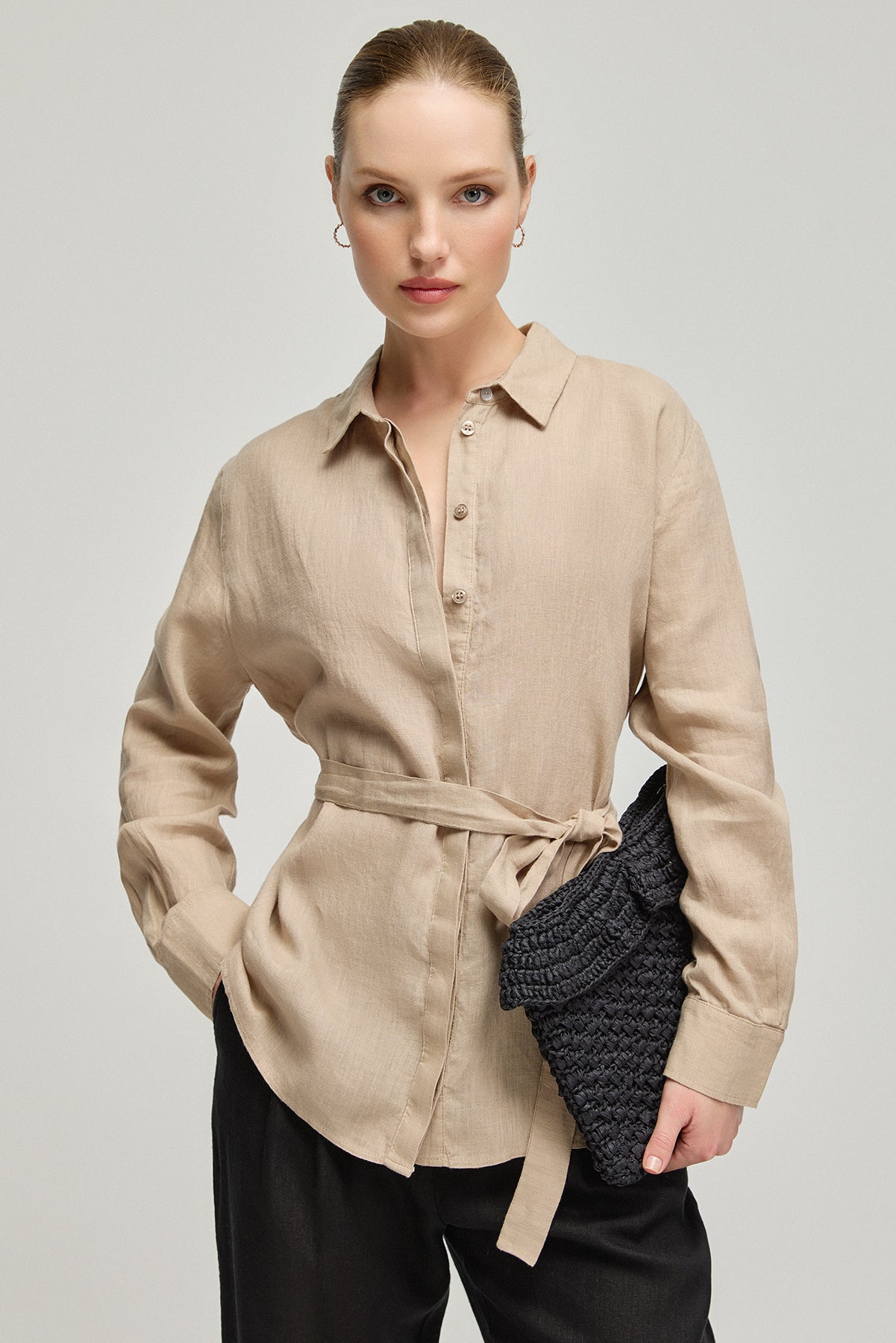 Bej Keten Kate Uzun Kollu Arkadan Bağlamalı Gömlek