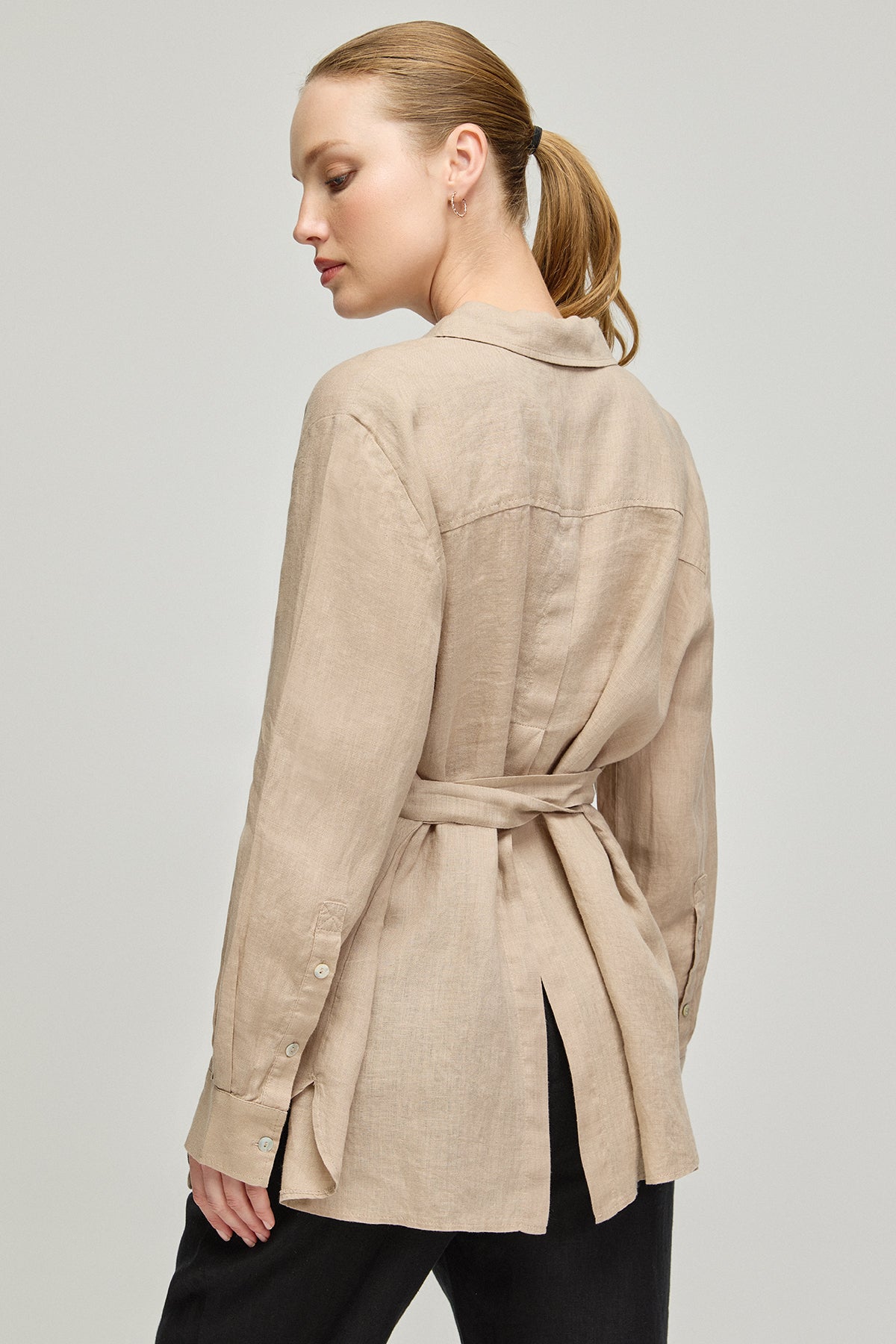 Bej Keten Kate Uzun Kollu Arkadan Bağlamalı Gömlek