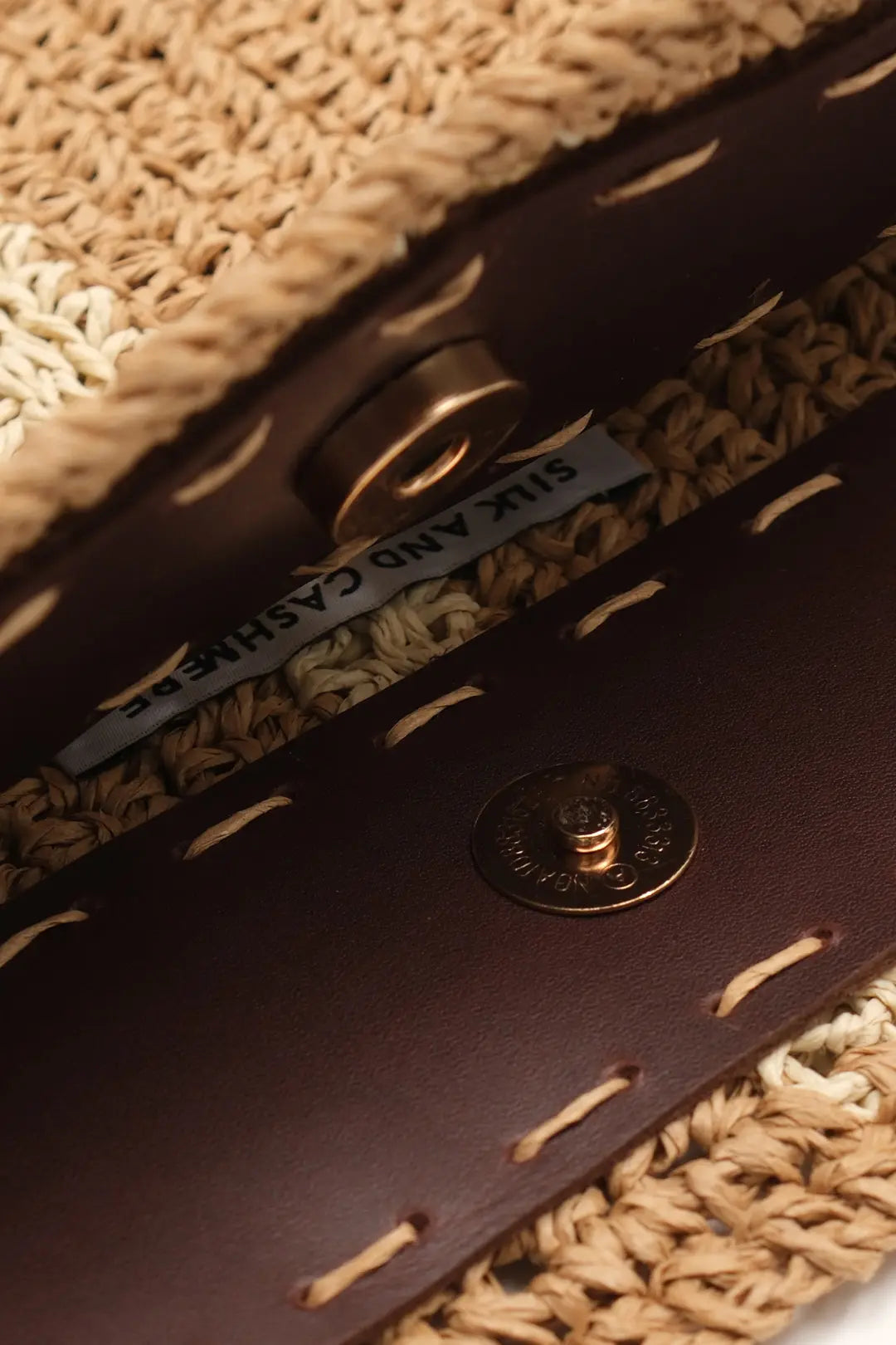 Bej Nina Renkli Tek Çizgili Hasr Çanta Silk and Cashmere