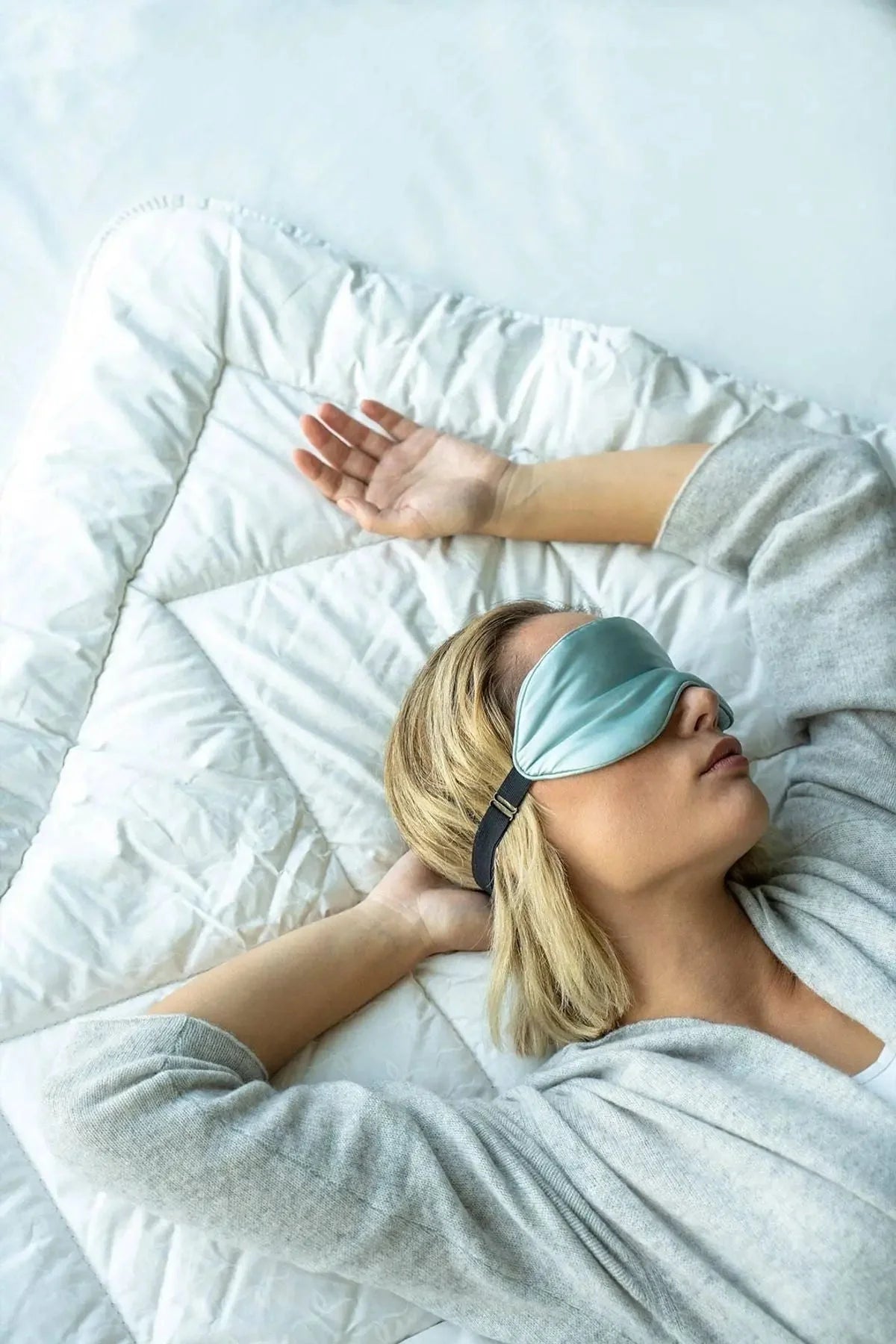 Beyaz İpek Çift Kişilik Yorgan 195x215 cm