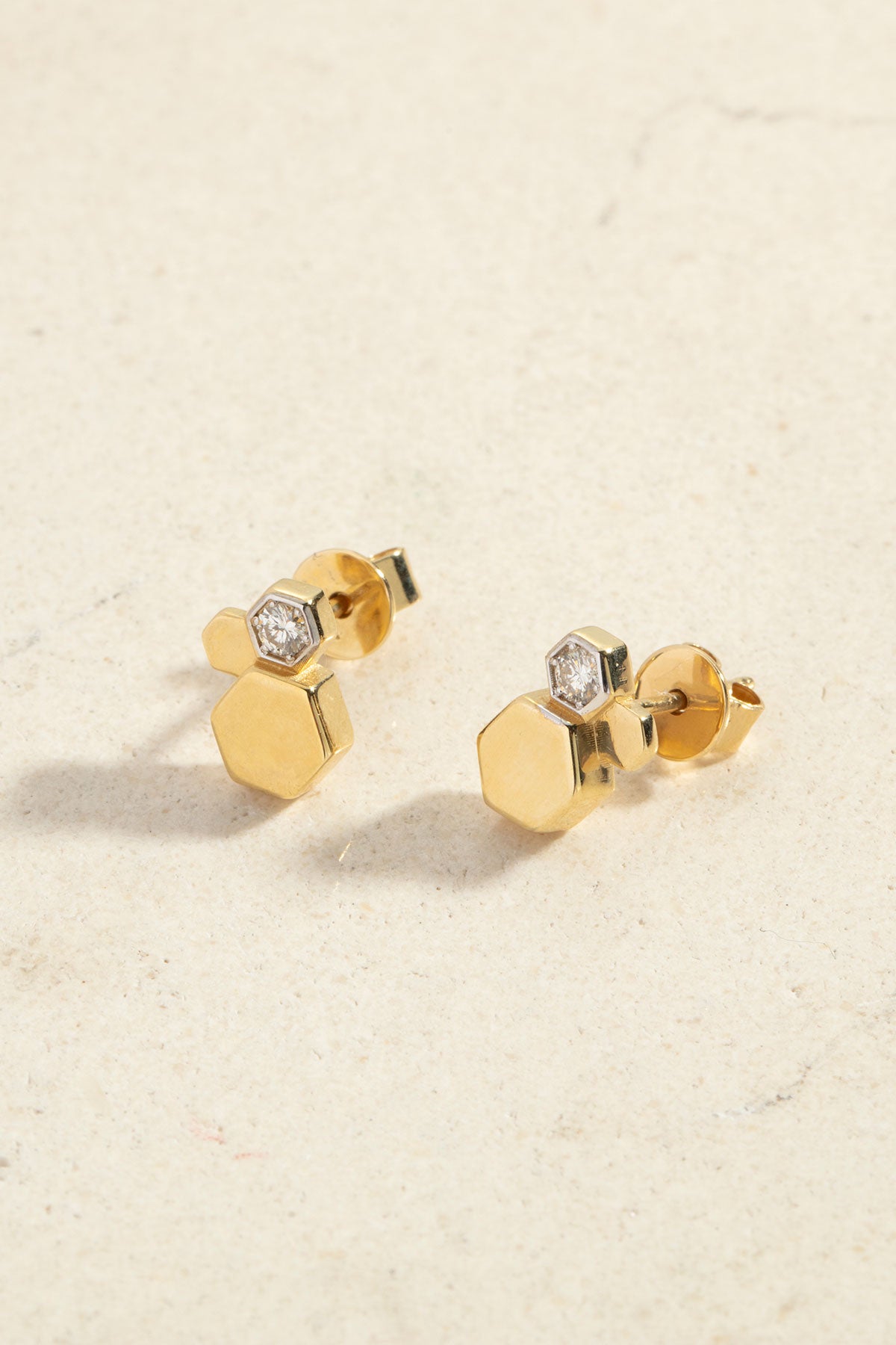 Sarı Honeycomb Pırlanta Taşlı Altın Küpe