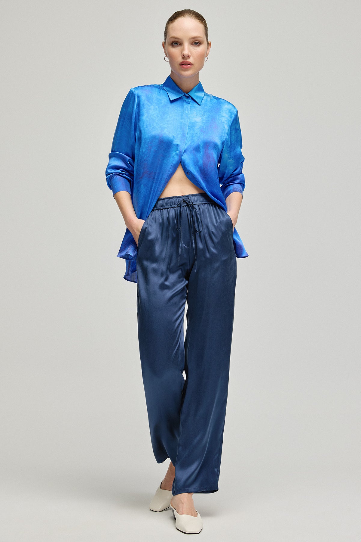 Lacivert Nature İpek Desenli Uzun Kollu Gömlek