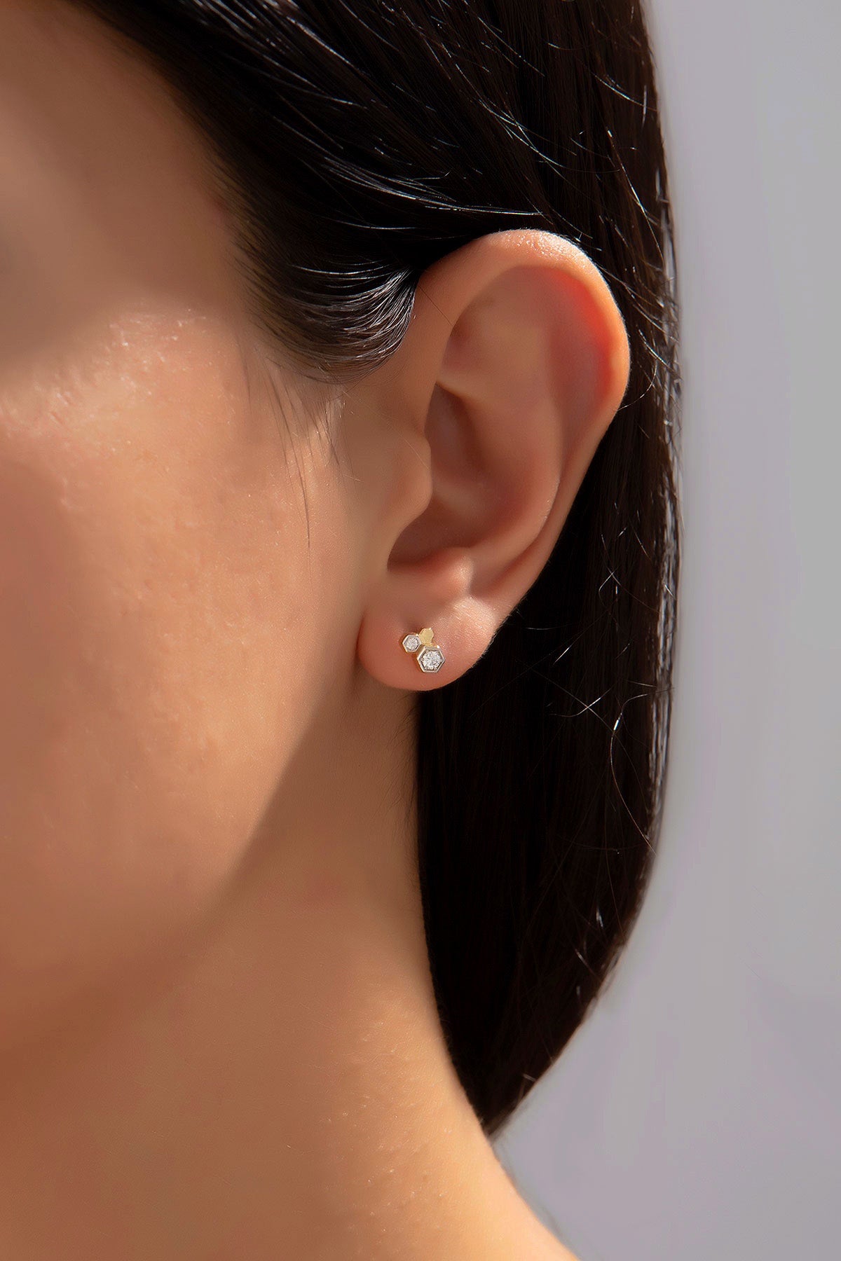 Sarı Mini Honeycomb Pırlanta Taşlı Altın Küpe