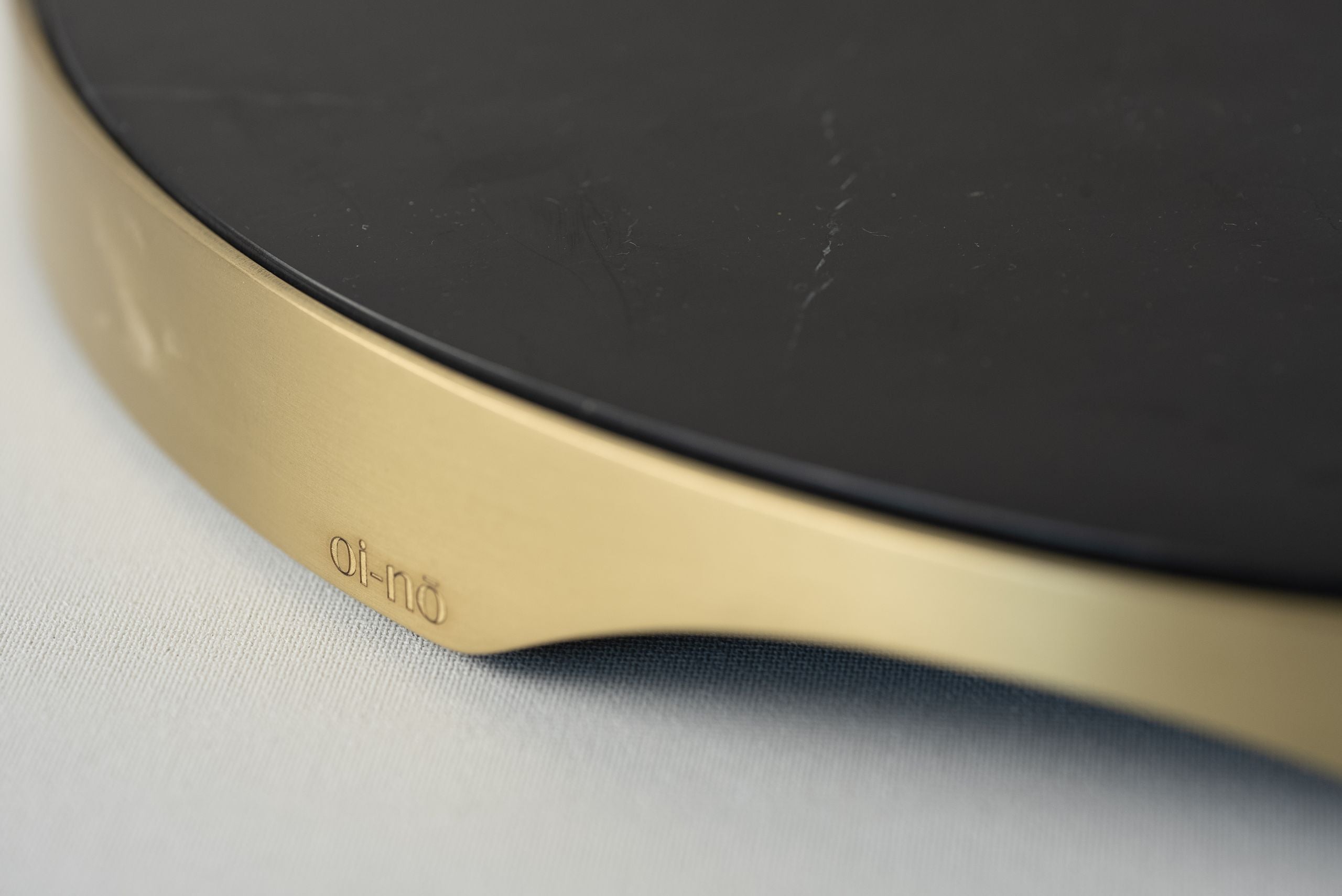 Siyah Asawa Yuvarlak Peynir Tabağı