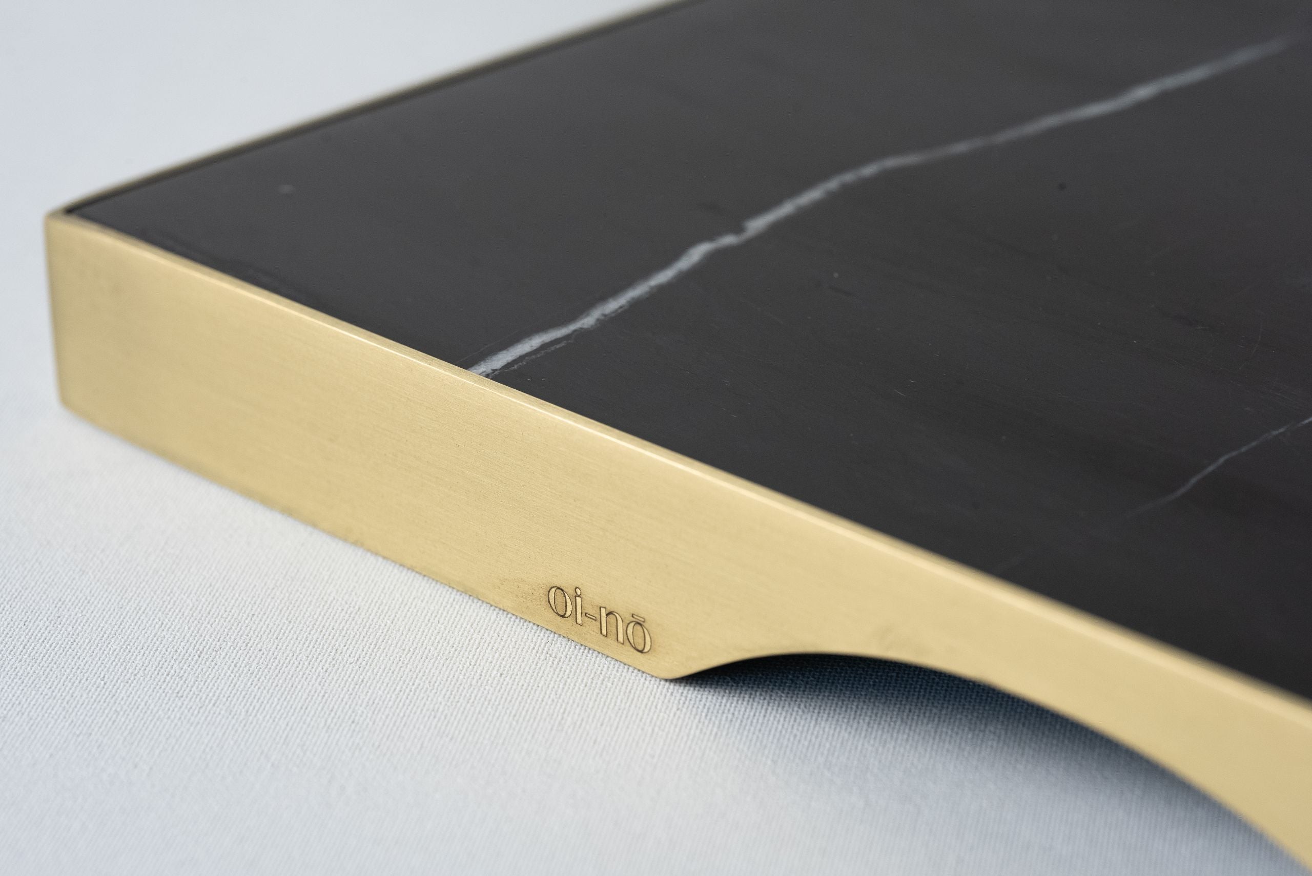 Siyah Asawa Kare Peynir Tabağı