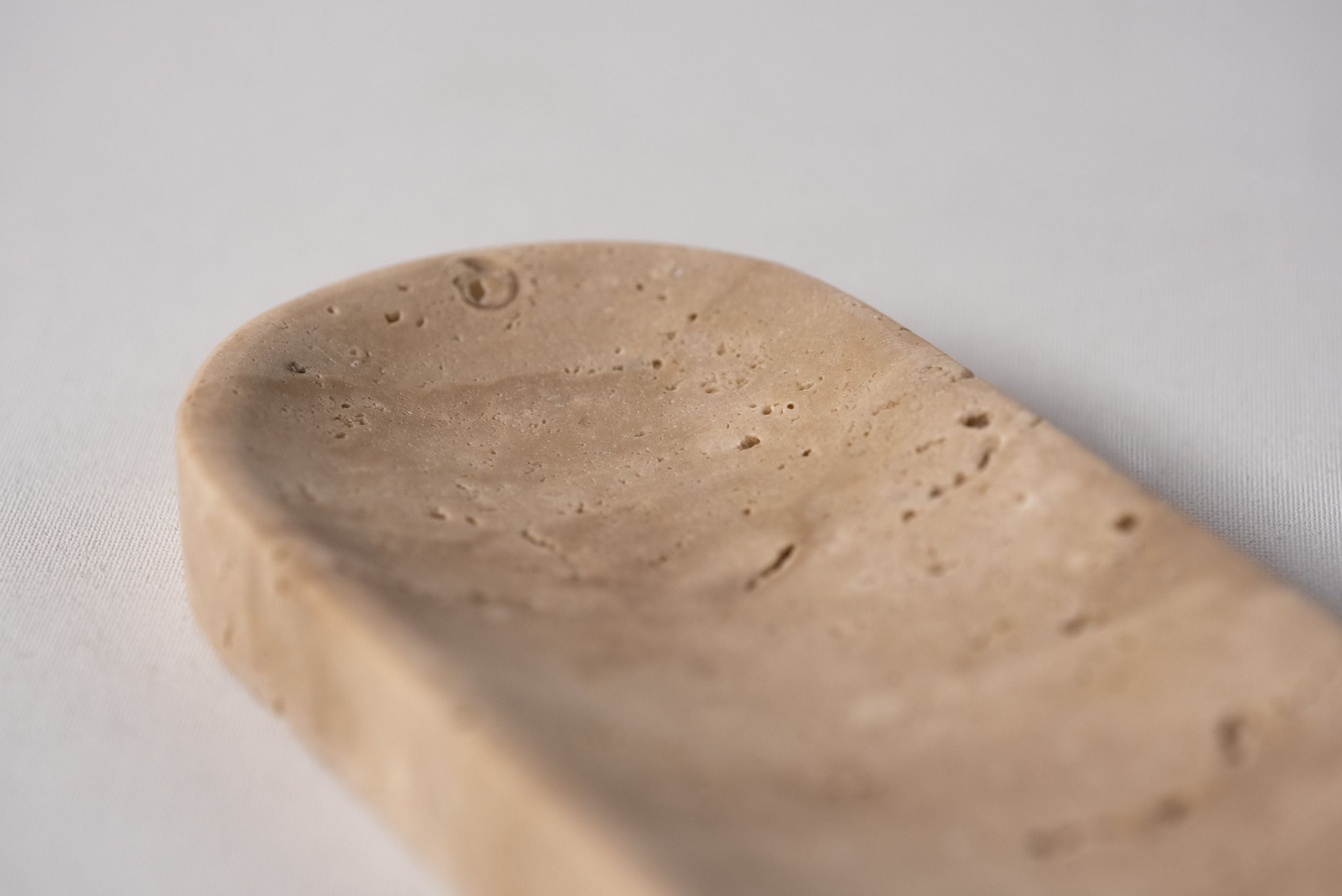 Traverten Doris Oval Sunumluk